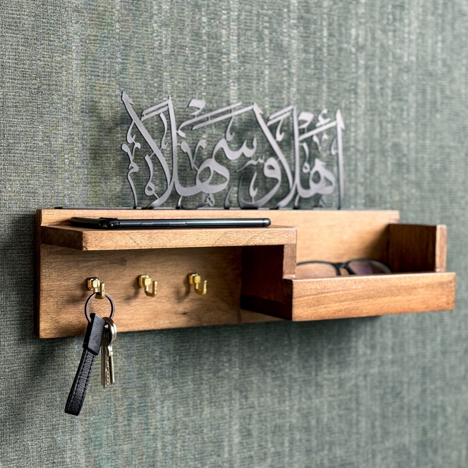 Wooden Key Holder with Arabic Calligraphy - Ahlan Wa Sahlan Islamic Home Decor for Wall Mounting | Perfect for Entryway, Living Room & Muslim Household Organization