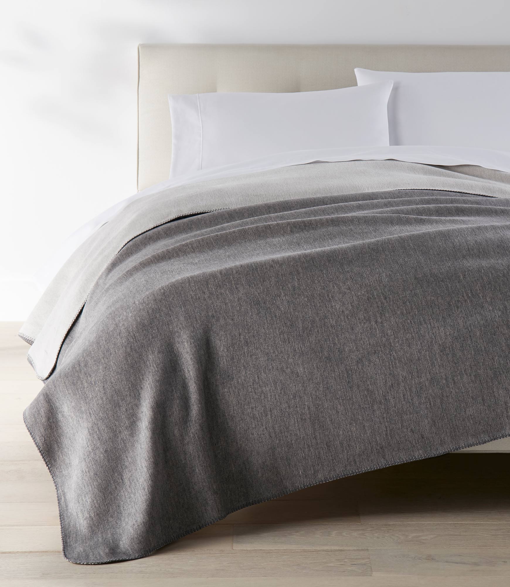 Alta Reversible Cotton Blanket - Soft & Breathable All-Season Throw - Perfect for Bed, Sofa, or Outdoor Picnics