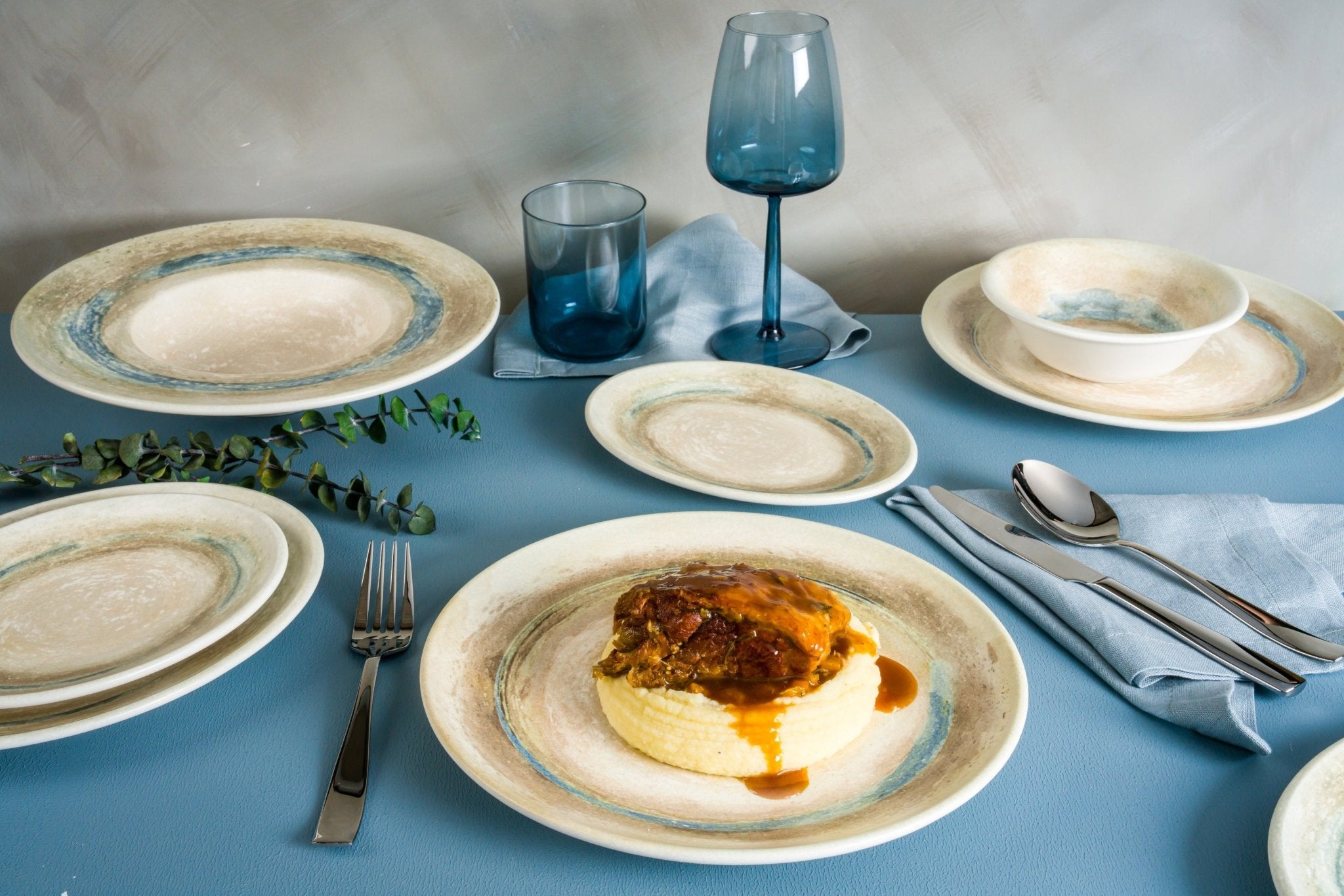 25cm Ceramic Dinner Plate Set - Elegant & Durable Service Plates for Restaurants, Home Dining, and Party Entertaining