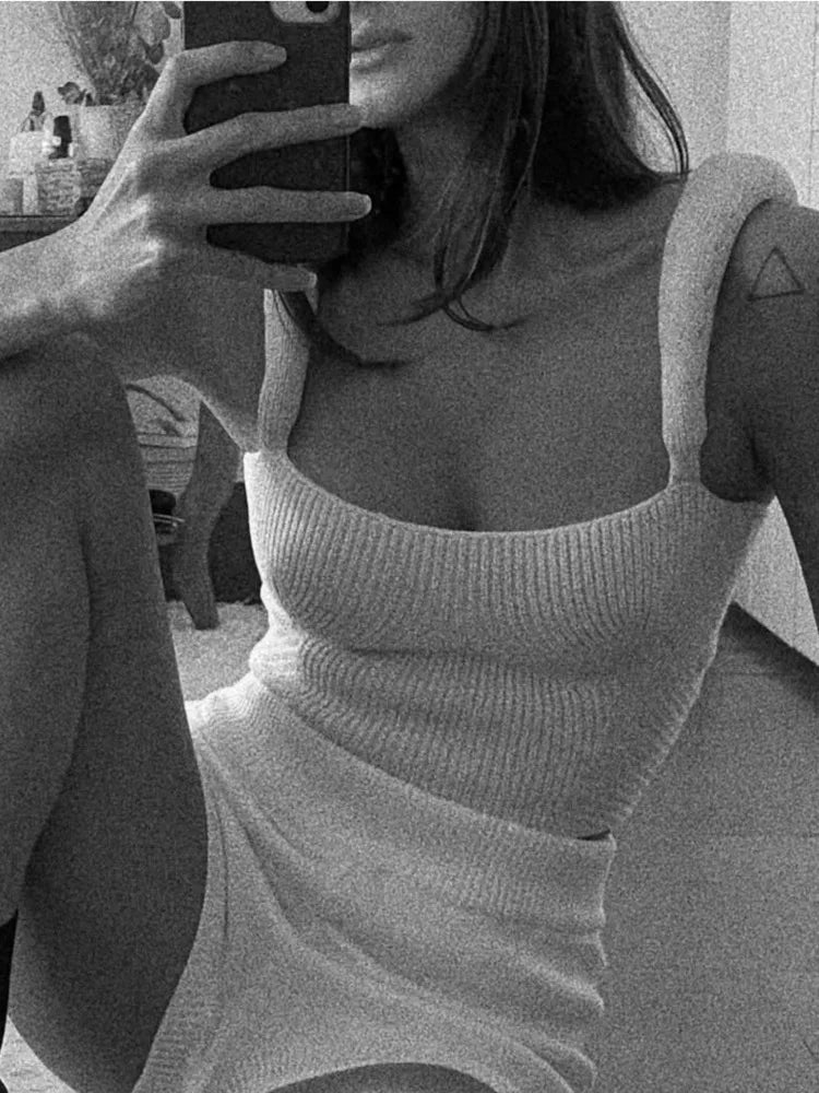 Women's Backless Knit Sweater Crop Tops - Fashion Spaghetti Strap Sleeveless Knitted Tank Camis for Casual Wear & Summer Outfits