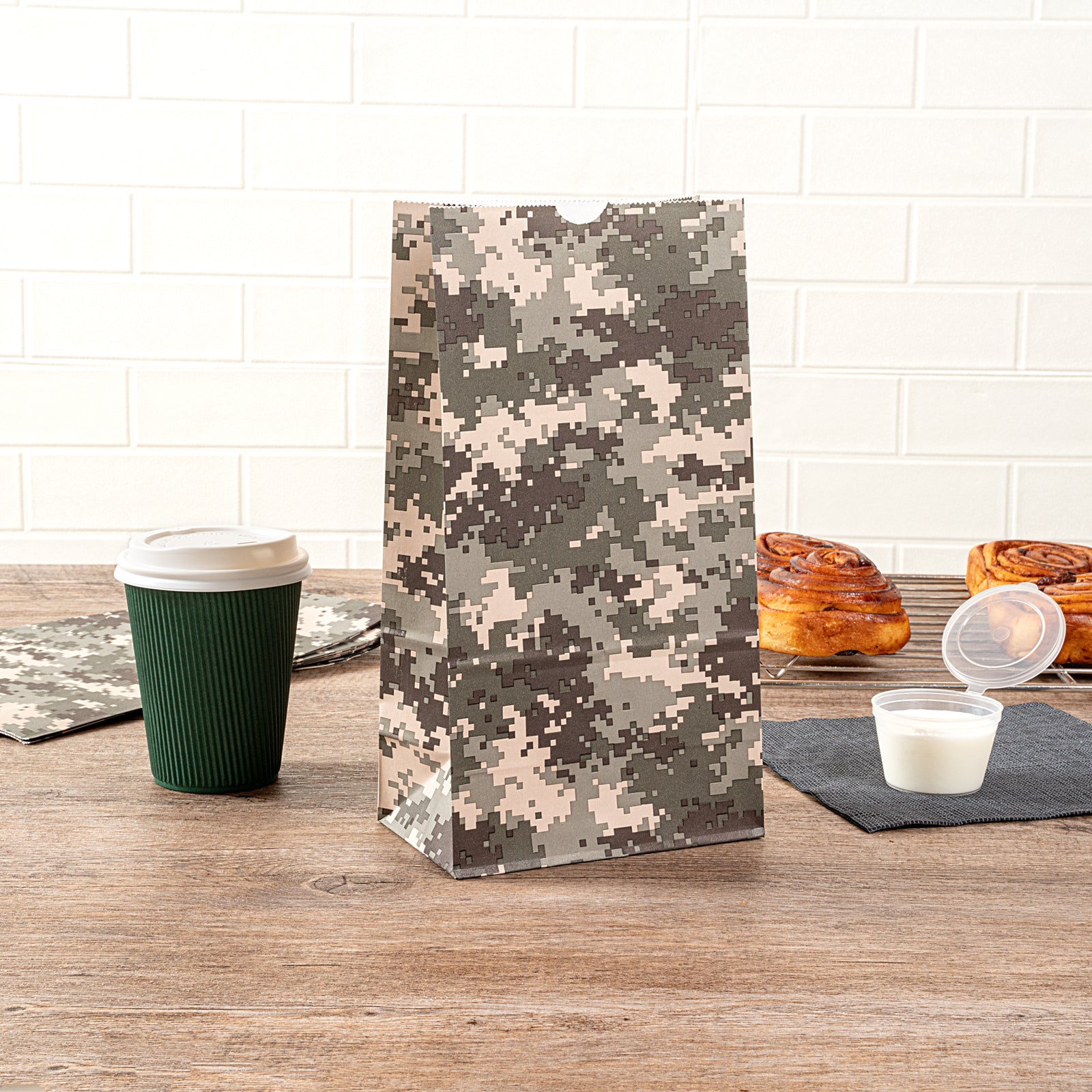 Camouflage Paper Bags 6x3.5x10.75 Inches - 6 lb Weight Capacity - Pack of 100 Bulk Kraft Gift Bags for Hunting, Military, Outdoor Events & Party Favors