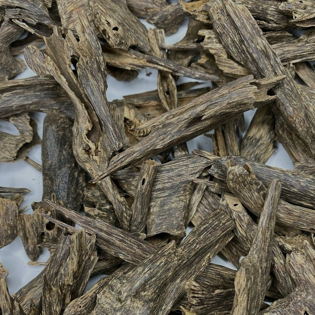 Premium Wild Assam Agarwood Chips (10g) - Natural Aloeswood Incense for Meditation, Aromatherapy & Relaxation | Hindi Oudh Chips for Home, Yoga & Spiritual Practices