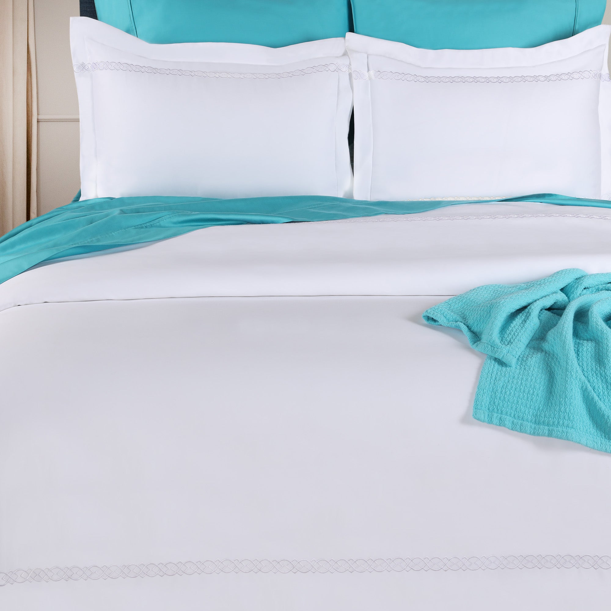 Luxury 1000 Thread Count Egyptian Cotton Embroidered Duvet Cover Set - King Size Bedding for Hotel & Home Decor