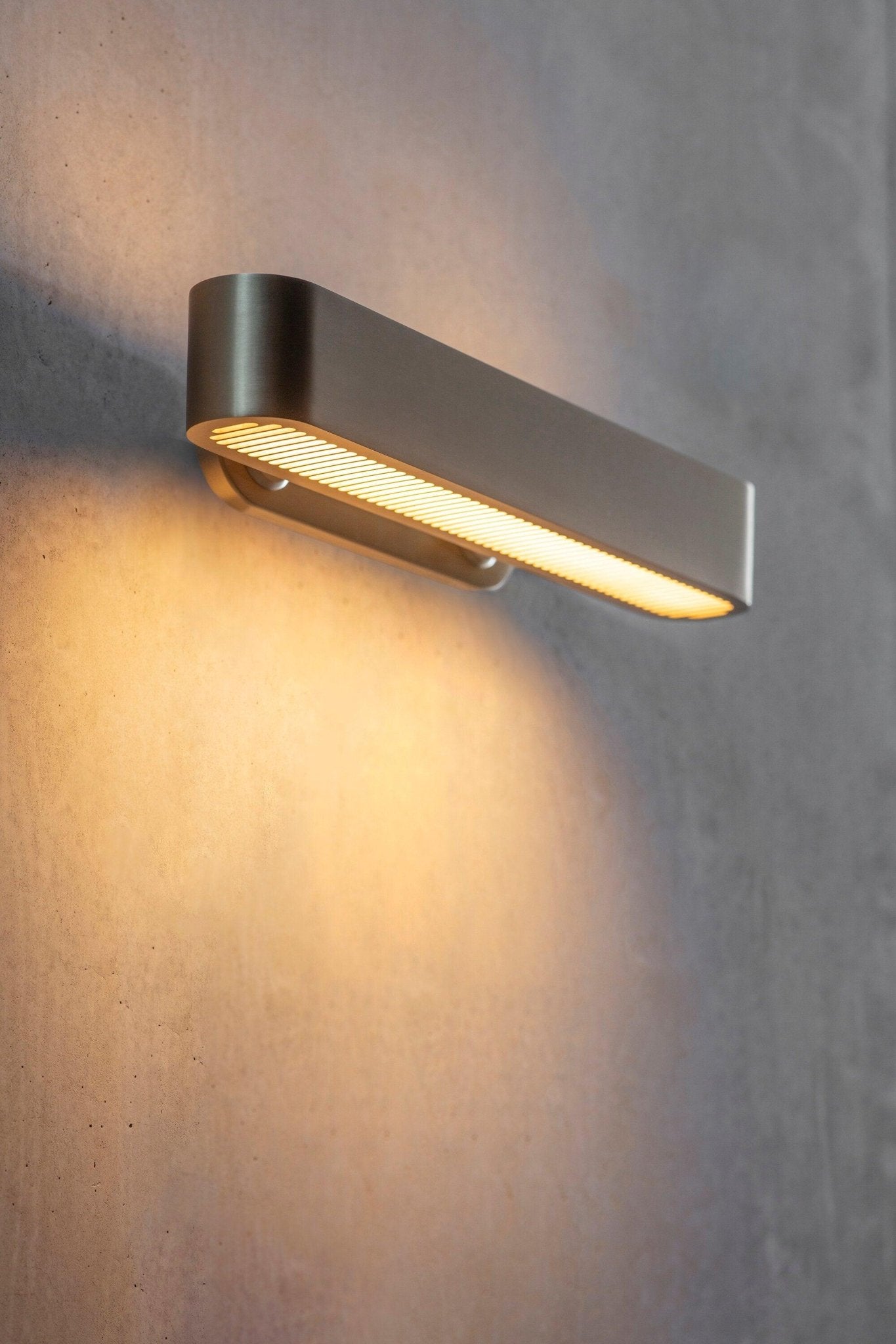 Colt Wall Light - Modern Industrial Sconce for Living Room, Bedroom, or Hallway - Dimmable LED Fixture with Vintage Metal Finish - Perfect for Home and Office Decor