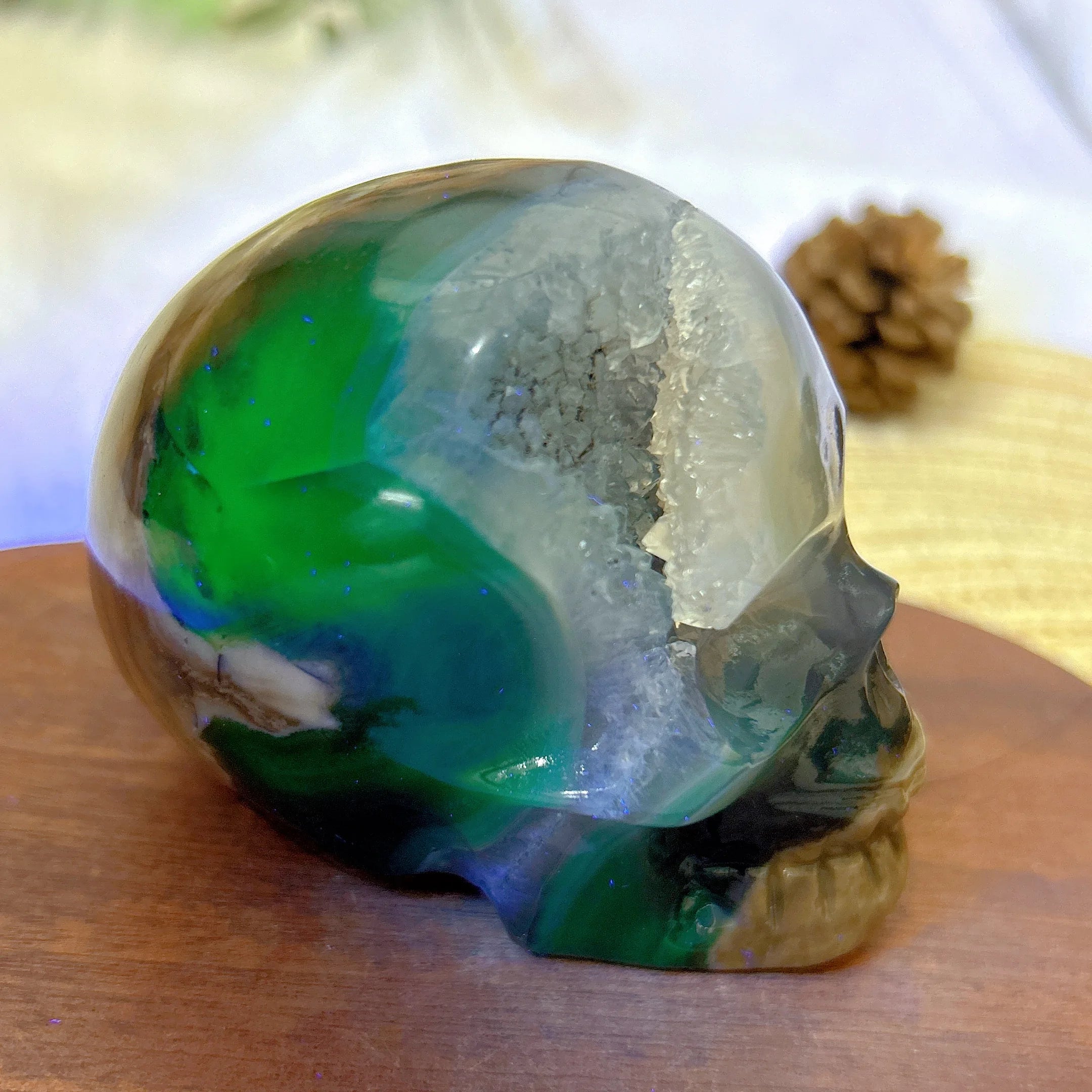 Natural Volcanic Agate Skull Carving with UV Light Effect - Green Flashy Healing Crystal for Energy, Home Decor & Spiritual Gifts | Perfect for Meditation, Feng Shui & Unique Gift Giving