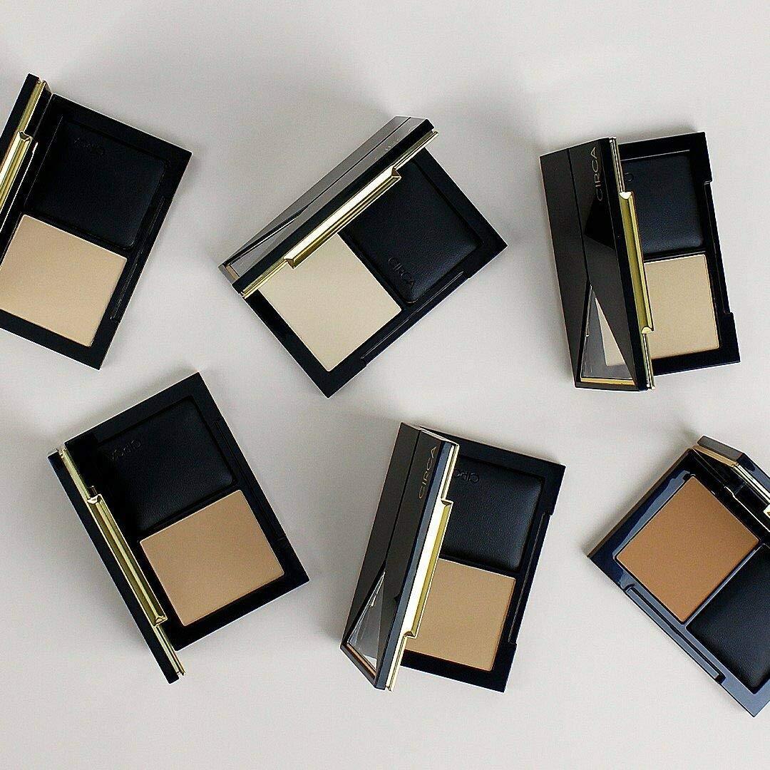 Face Time Pressed Powder - 03 Light/Medium | Oil Control & Matte Finish | Perfect for Everyday Makeup & On-the-Go Touch Ups