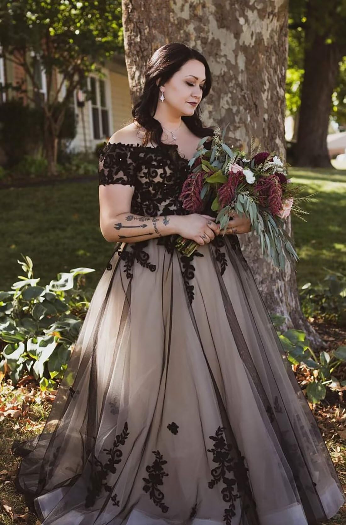 Elegant Black Off-Shoulder Gothic Lace Wedding Dress with Long Train - Perfect for Gothic, Alternative & Vampire-Themed Bridal Ceremonies & Halloween Costume Parties