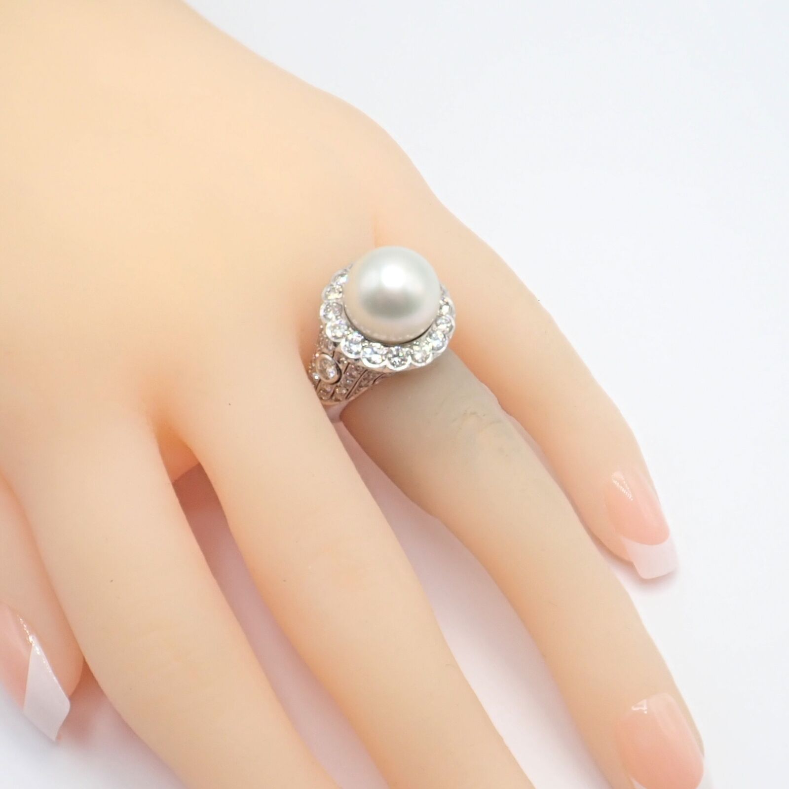 Vintage 18k White Gold Diamond & 12.5mm Pearl Cocktail Ring for Women - Elegant Bridal, Anniversary, or Evening Party Jewelry Gift