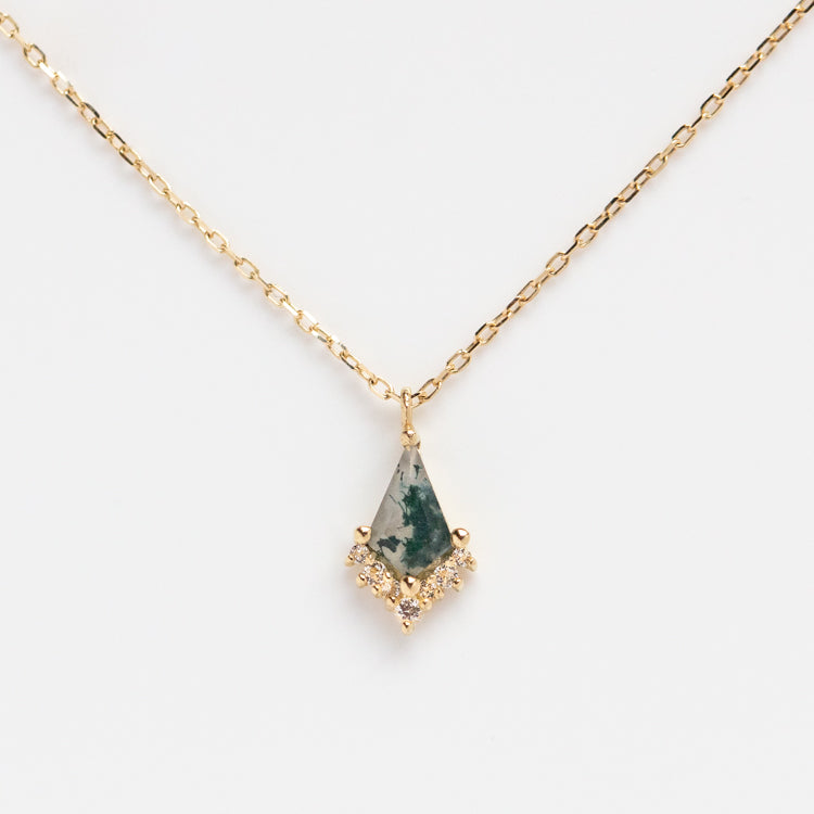Solid Gold Aquatic Agate Elements Kite Necklace - Elegant Gemstone Jewelry for Women | Perfect for Beach Weddings, Boho Fashion & Everyday Luxury