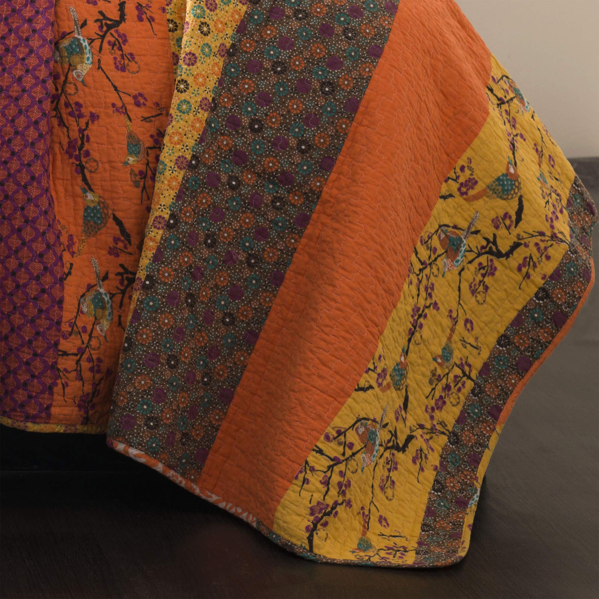 Lush Decor Reversible Cotton Quilt Set - Bohemian Striped Bedding for Full/Queen Bed - Home Decor
