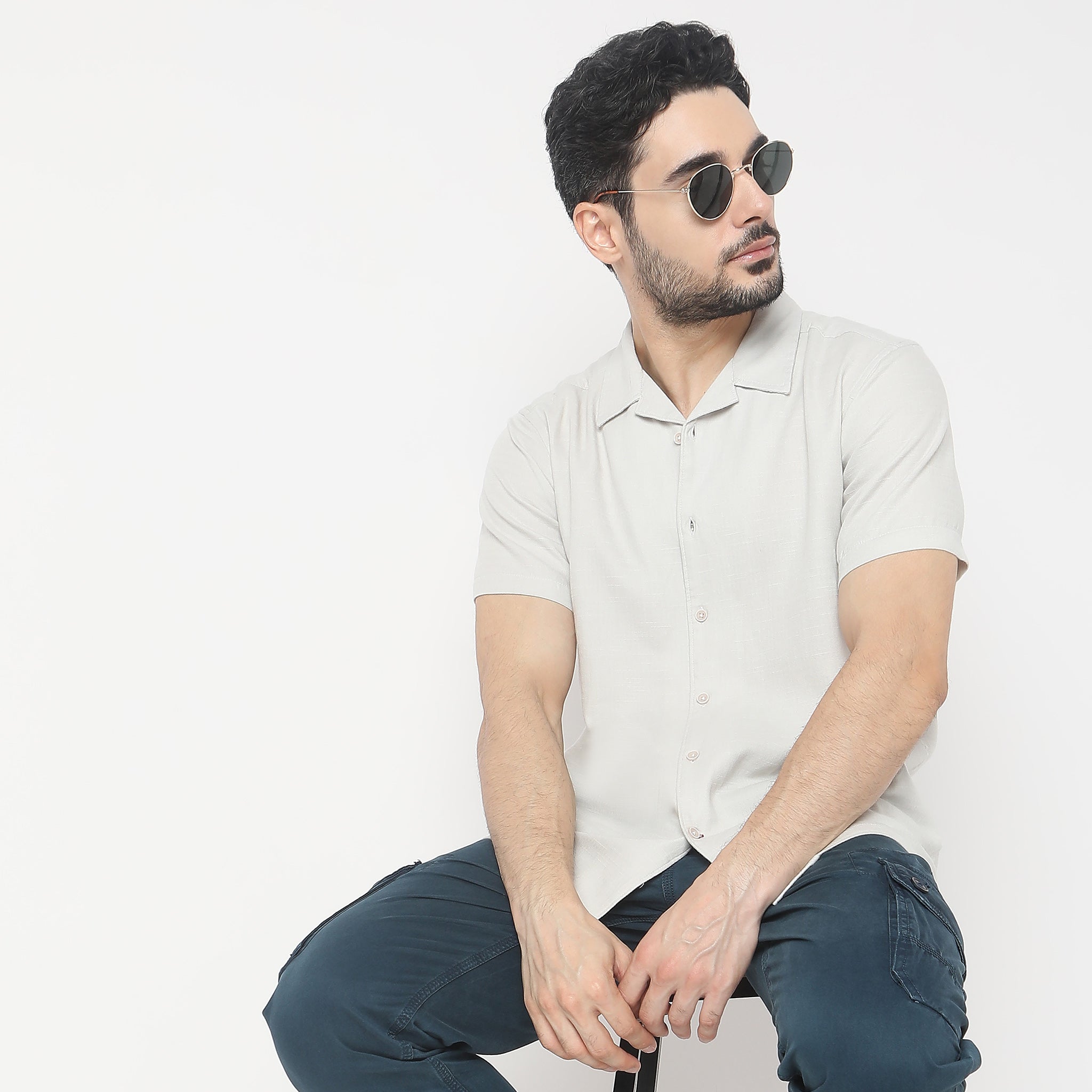 Herringbone Pattern Camp Collar Solid Shirt for Men - Casual Button Down Shirt with Stylish Design - Perfect for Summer Outings, Beach Vacations & Outdoor Adventures