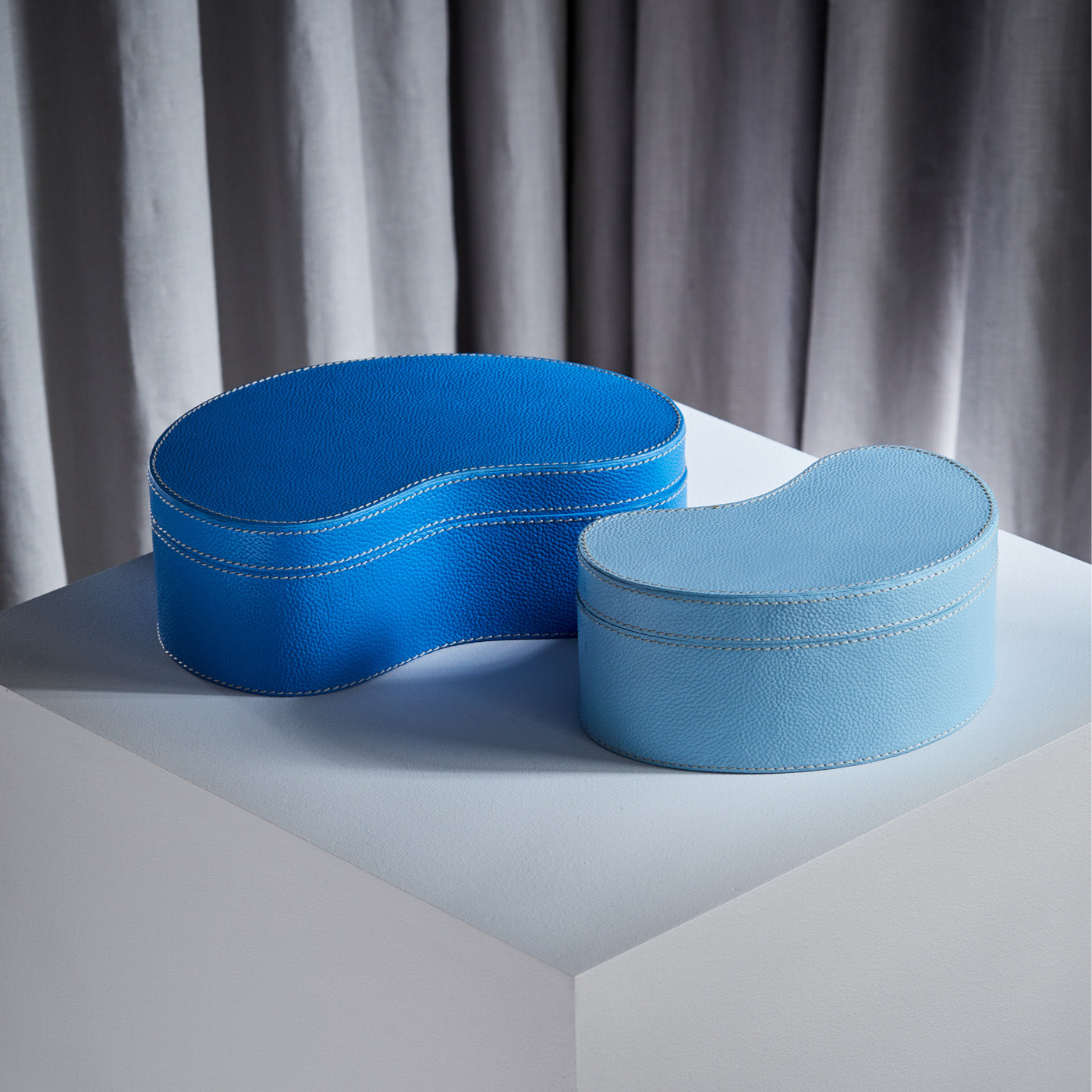 Premium Small Leather Jewelry Box for Necklaces & Rings - Elegant Storage for Home, Travel & Gifting