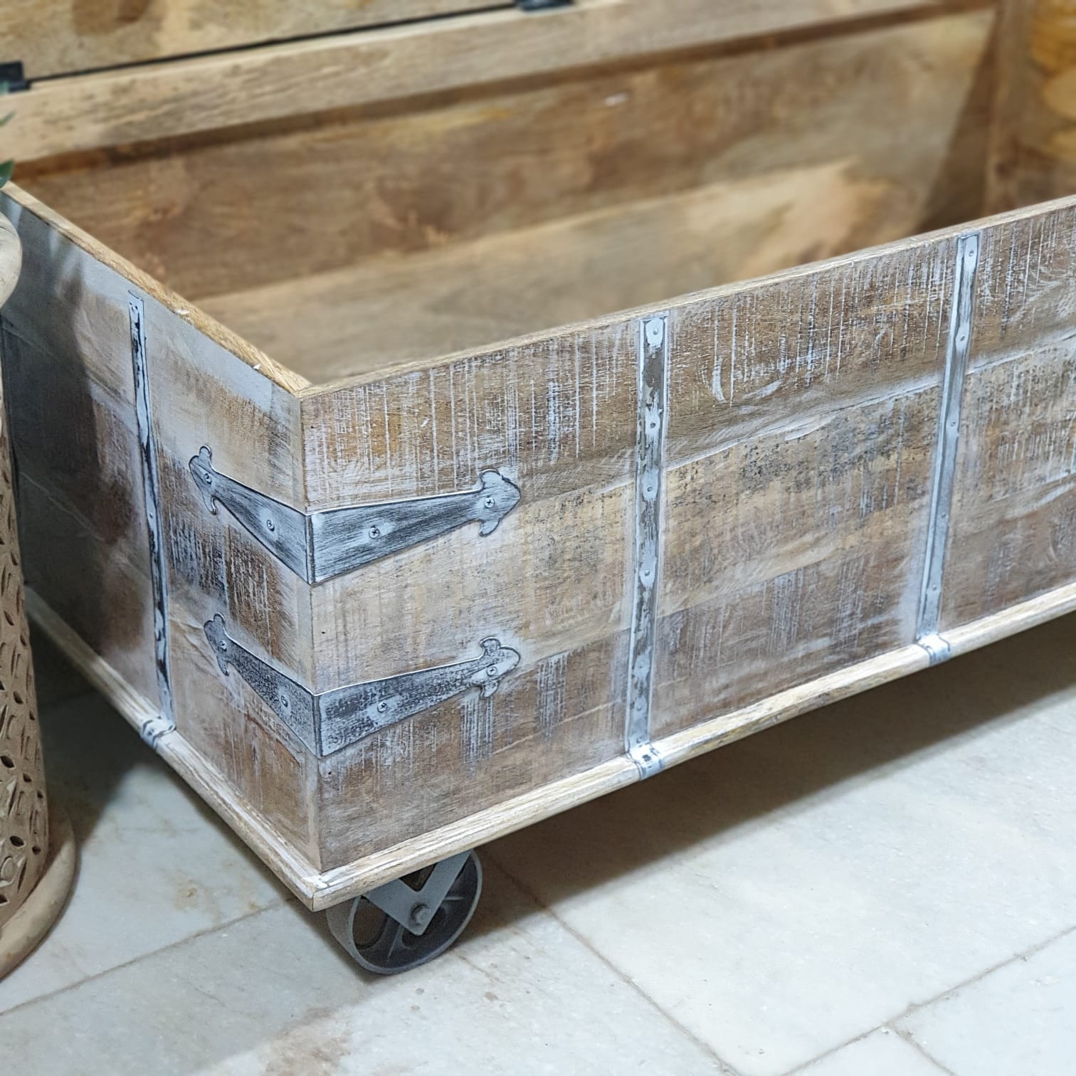 Hand Carved Solid Wood Coffee Table with Wheels - Whitewashed Chest Design 150x80x55cm - Modern Farmhouse Living Room Furniture for Small Spaces & Home Decor