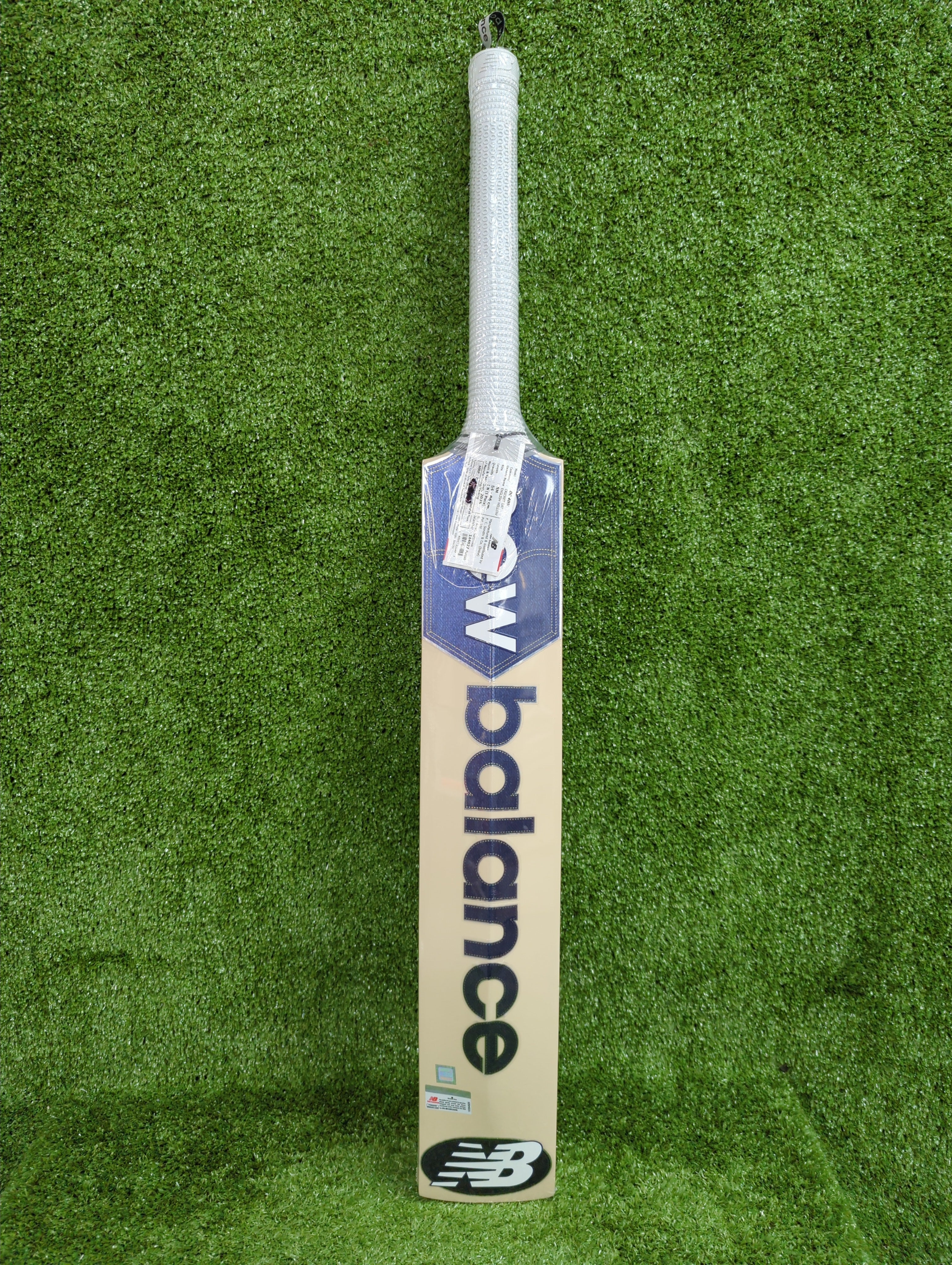 NB DC 400I English Willow Cricket Bat - Premium Grade for Professional Players - Perfect for Matches, Training & Outdoor Sports
