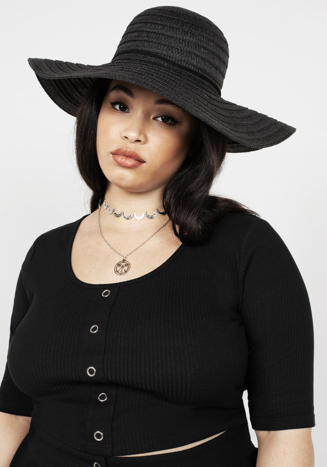 Obsidian Black Women's Crop Top - Sexy Short Sleeve T-Shirt for Summer Outfits & Casual Wear | Perfect for Parties, Beach Vacations & Street Style Fashion