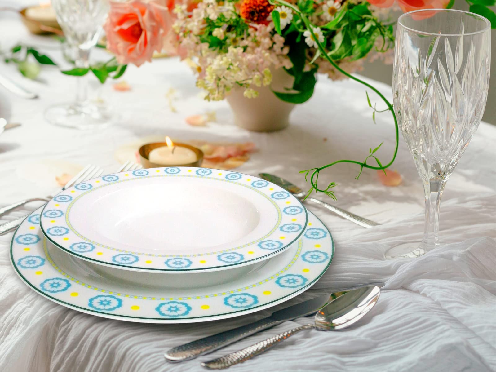 Braque 10.5 Inch Ceramic Dinner Plates Set of 6 - Microwave, Oven & Dishwasher Safe Porcelain Dishes - Scratch Resistant Modern Rustic Dinnerware in Blue Camellia Design - Perfect for Everyday Meals, Dinner Parties & Restaurant Use