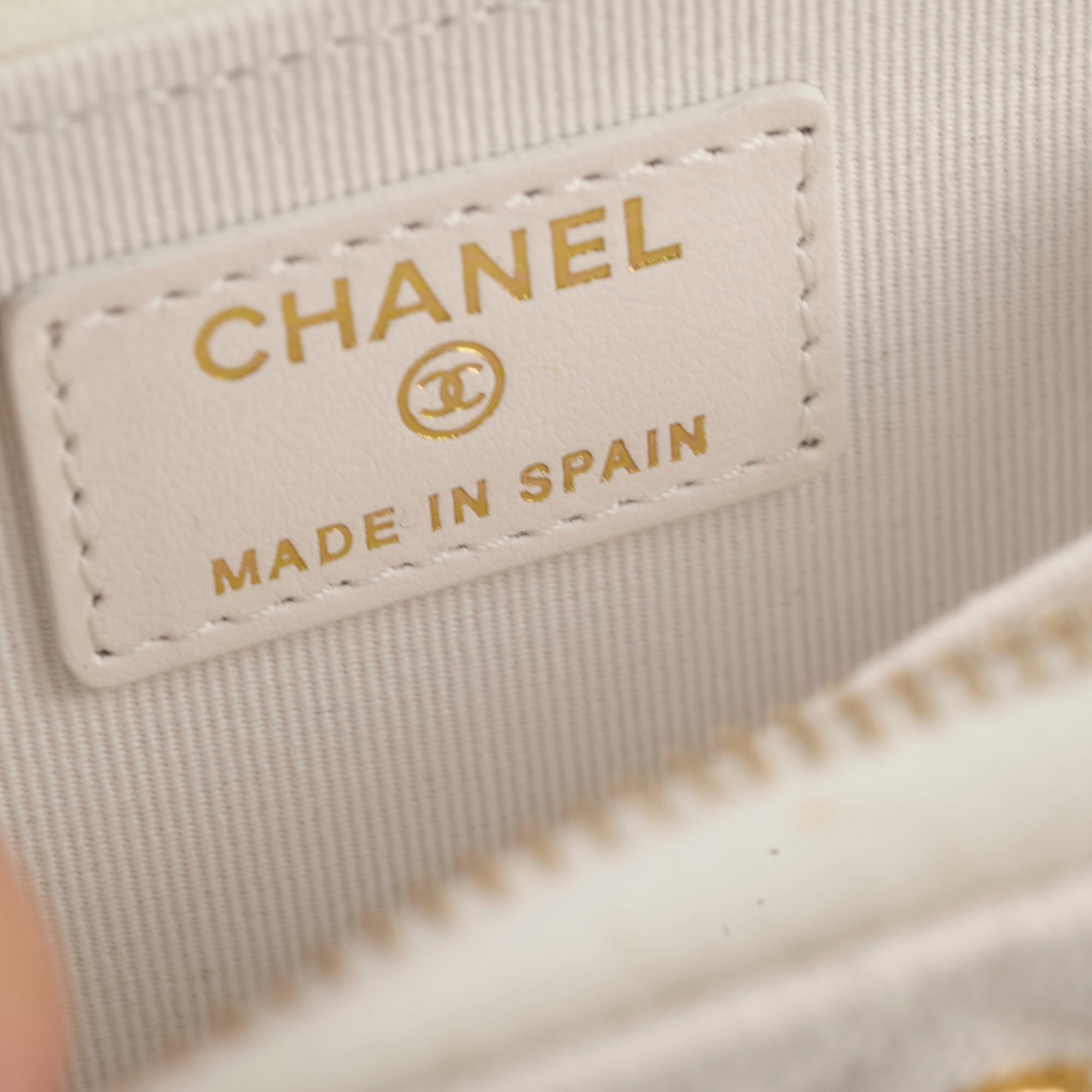 Chanel Caviar Enamel Coco Casino Zippy Card Holder in White | Luxury Leather Wallet for Credit Cards & Cash | Perfect for Everyday Use, Travel & Gifting