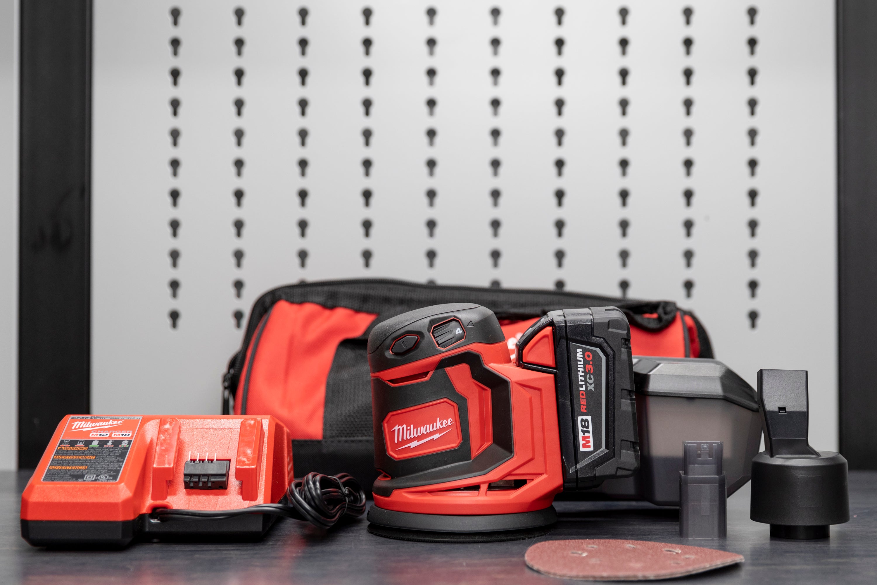 Milwaukee M18™ Random Orbital Sander - Cordless Electric Sander for Woodworking & Sanding Projects - Perfect for DIY, Furniture Refinishing & Auto Body Work