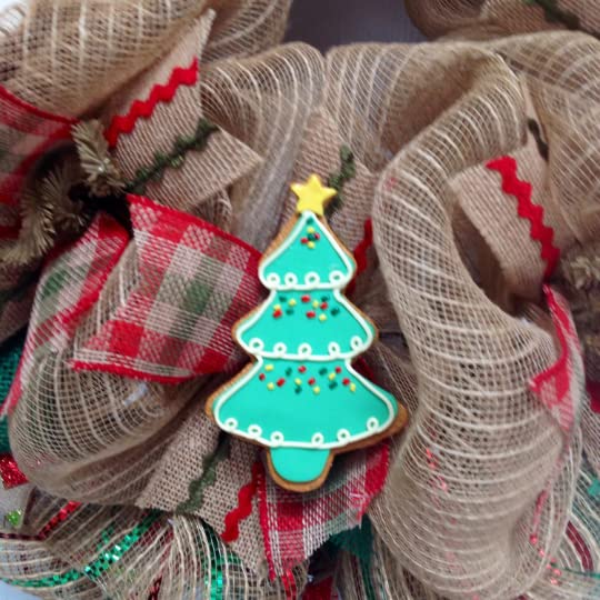 Handmade Gingerbread Cookies Christmas Wreath - Festive Deco Mesh Holiday Decor for Door, Wall, and Fireplace Mantel