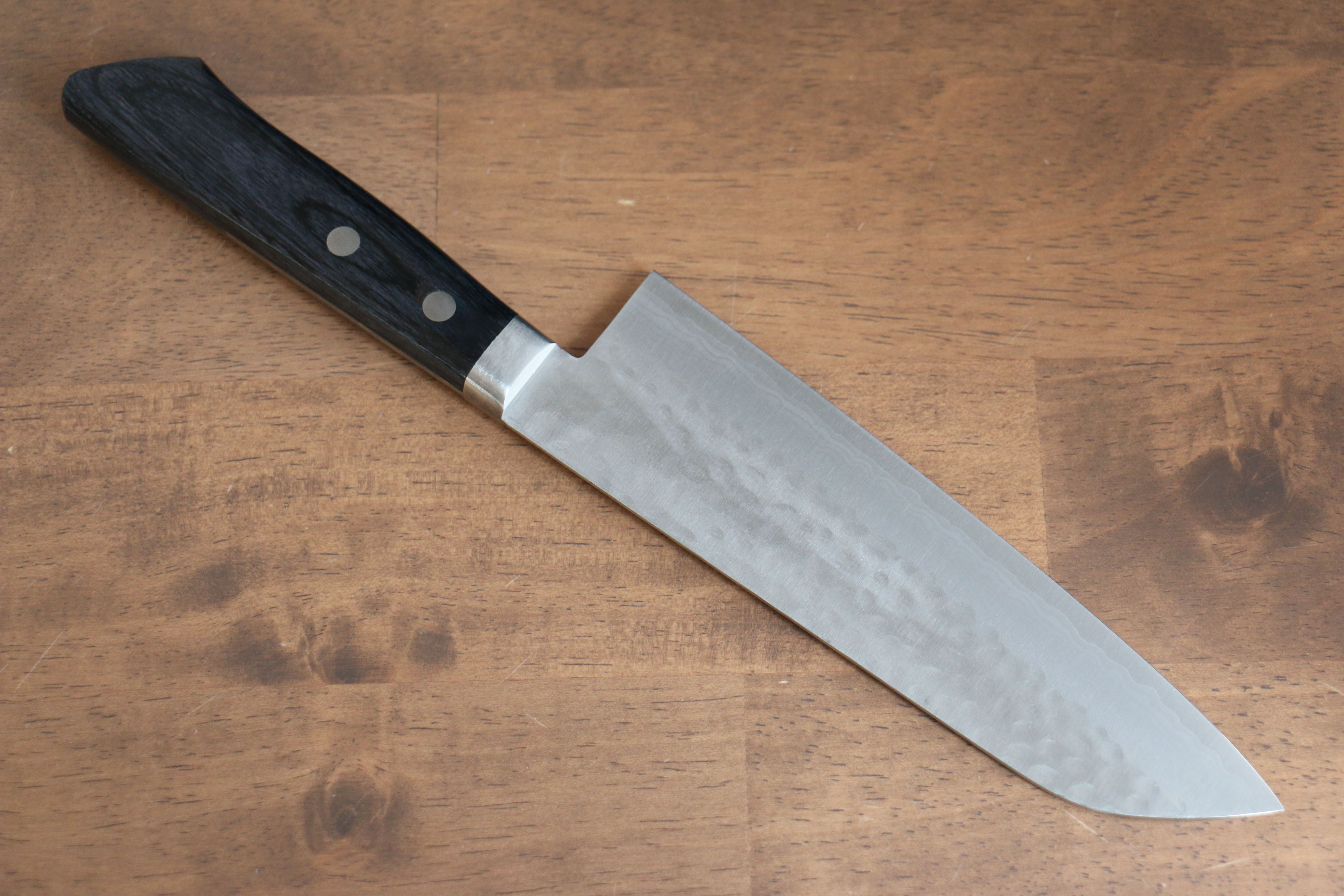 Premium Kunihira Kokuryu VG10 Hammered Damascus Santoku Knife 170mm - Navy Blue Pakkawood Handle - Japanese Kitchen Knife for Slicing, Dicing & Chopping Vegetables, Meat & Fish