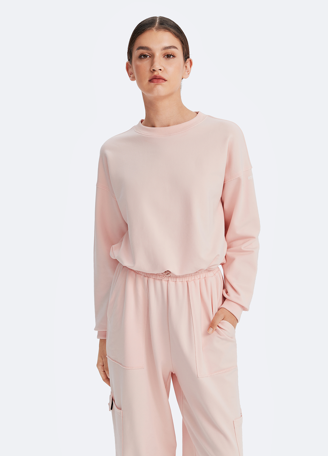 Stylish Cropped Sweatshirt with Adjustable Drawstring Hood | Women's Casual Pullover for Streetwear & Loungewear | Perfect for Gym, Yoga & Everyday Wear