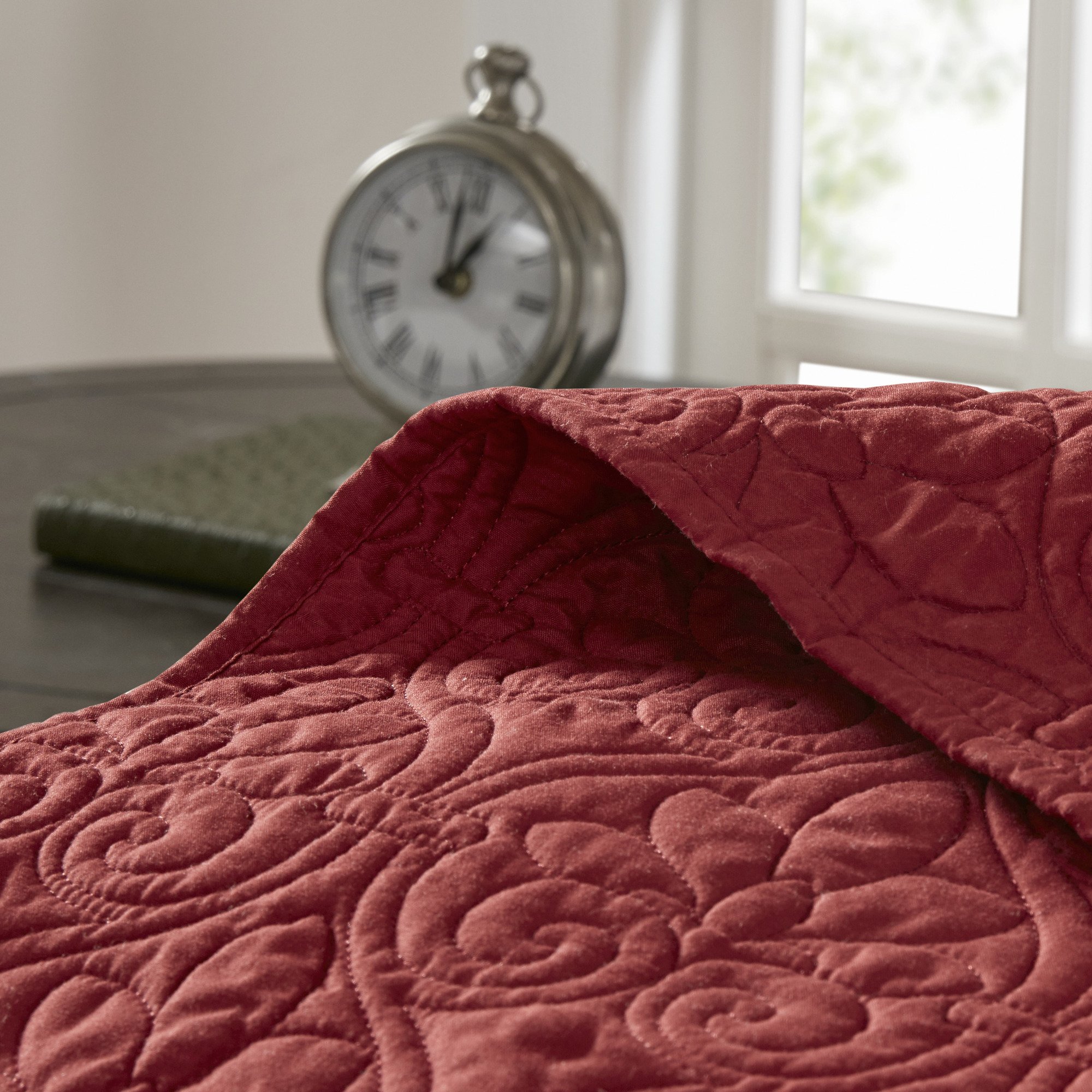 Madison Park Quebec King Size Quilt Set - Red Damask Pattern, 3-Piece Ultra Soft Microfiber Bedding with Quilted Coverlet | Luxury Bedroom Decor for Master Suite or Guest Room