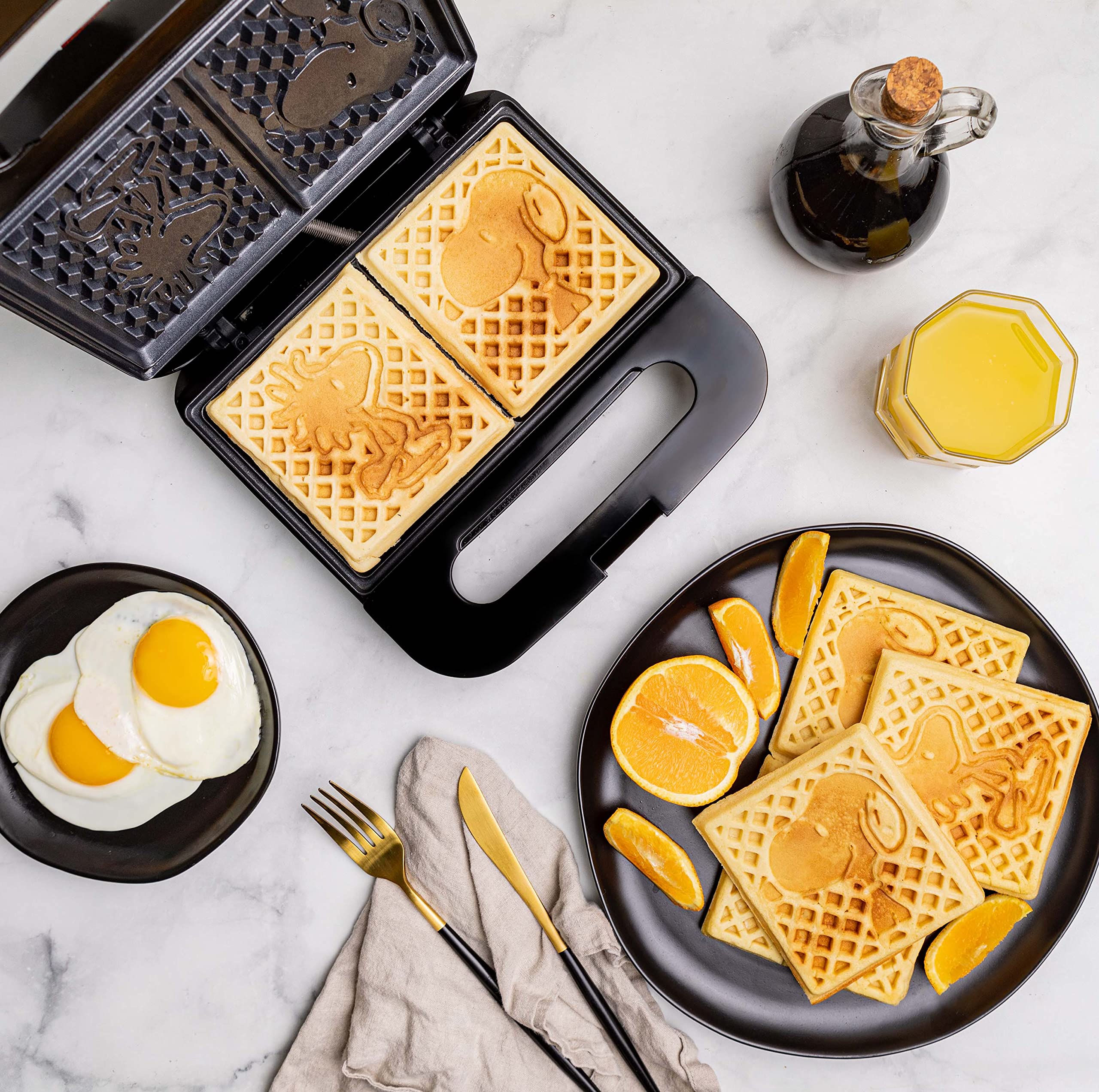 Peanuts Waffle Maker by Uncanny Brands - Create Snoopy & Woodstock Shaped Waffles - Non-Stick Electric Kitchen Appliance for Breakfast, Kids Parties & Themed Events