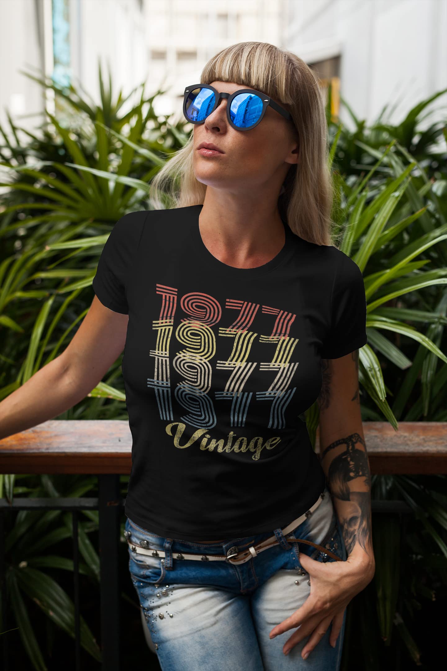 Vintage 1977 Retro 48th Birthday T-Shirt for Women - Perfect 48th Birthday Gift Idea - Great for Birthday Parties & Celebrations