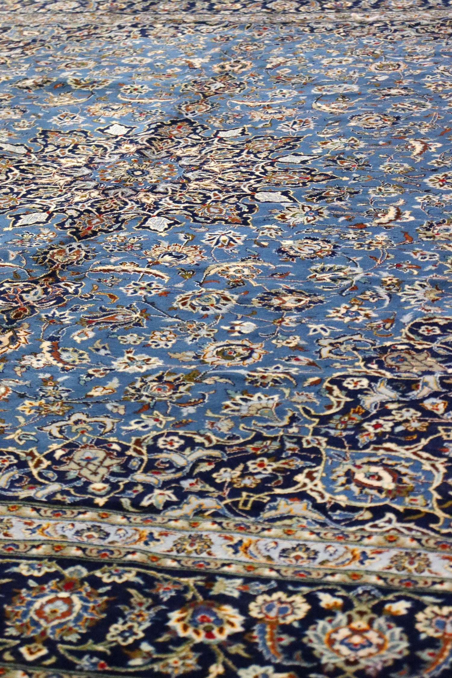 Antique Kashan Handwoven Traditional Persian Rug - J65486 - Perfect for Living Room, Bedroom & Office Decor