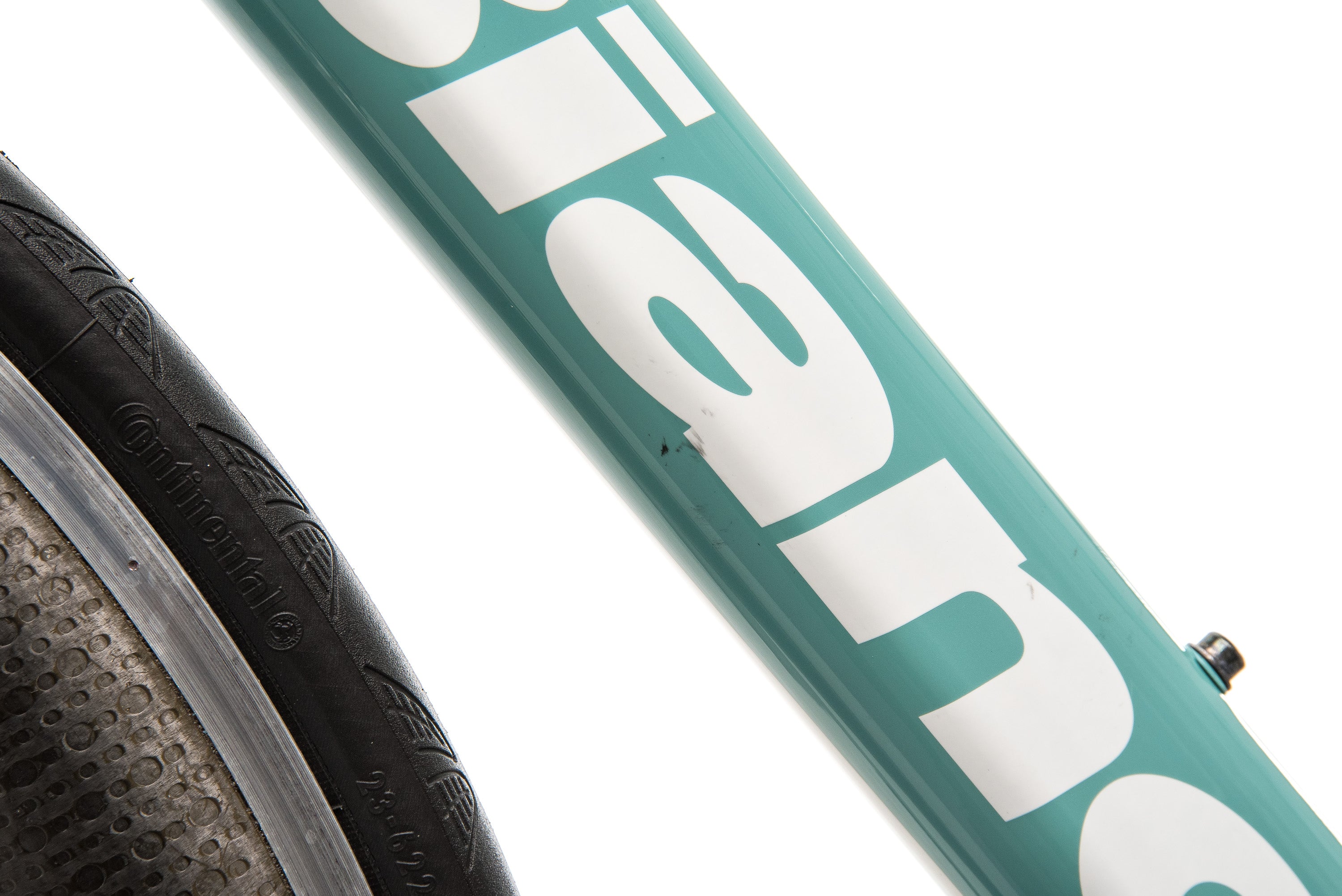 Bianchi Infinito Road Bike 2011 - 57cm Carbon Frame Racing Bicycle for Men - Perfect for Long Distance Cycling & Competitive Road Racing