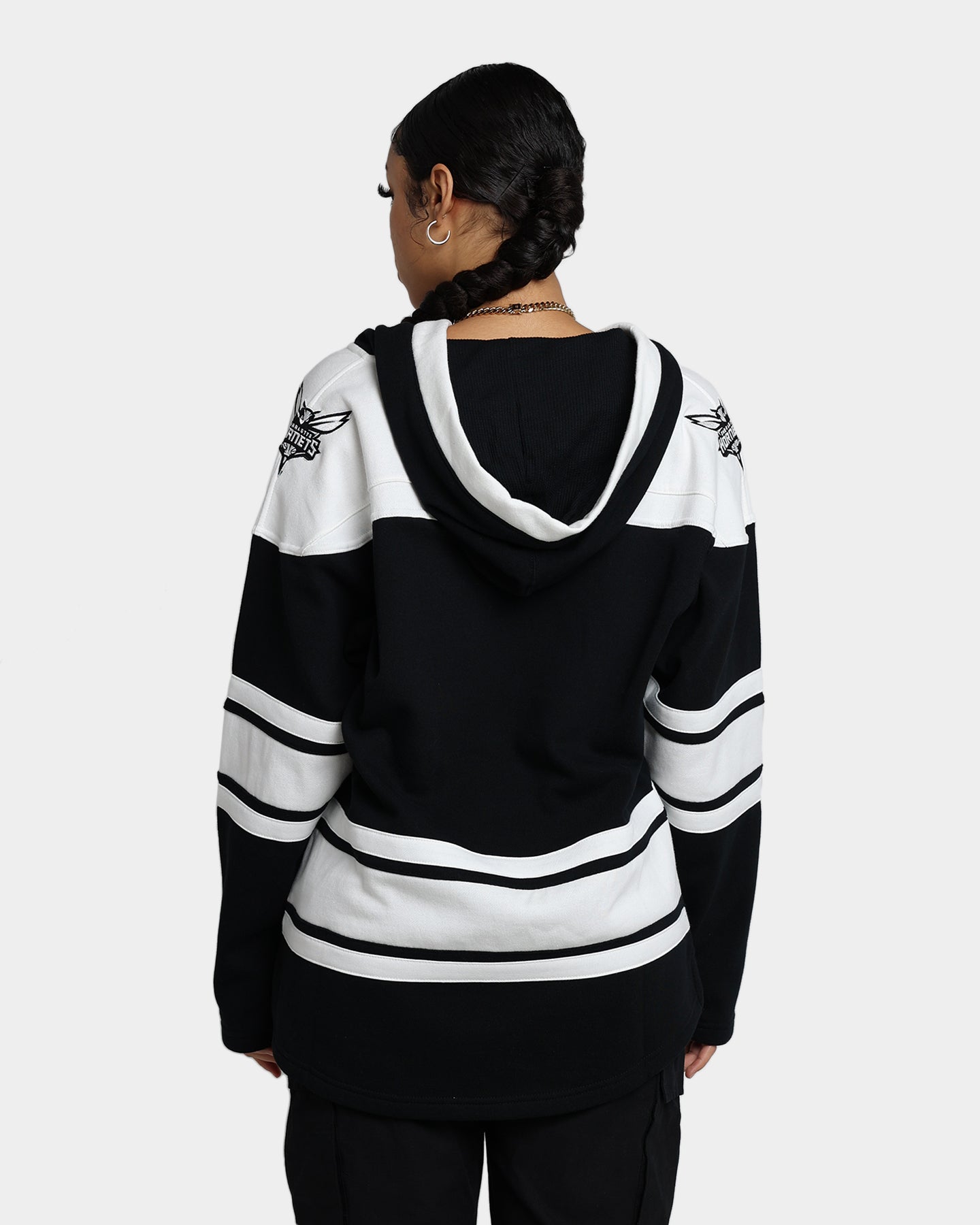 47 Brand Charlotte Hornets Superior Lacer Hoodie - NBA Basketball Fan Apparel - Jet Black - Cozy Pullover Sweatshirt for Men & Women - Perfect for Game Day & Casual Wear