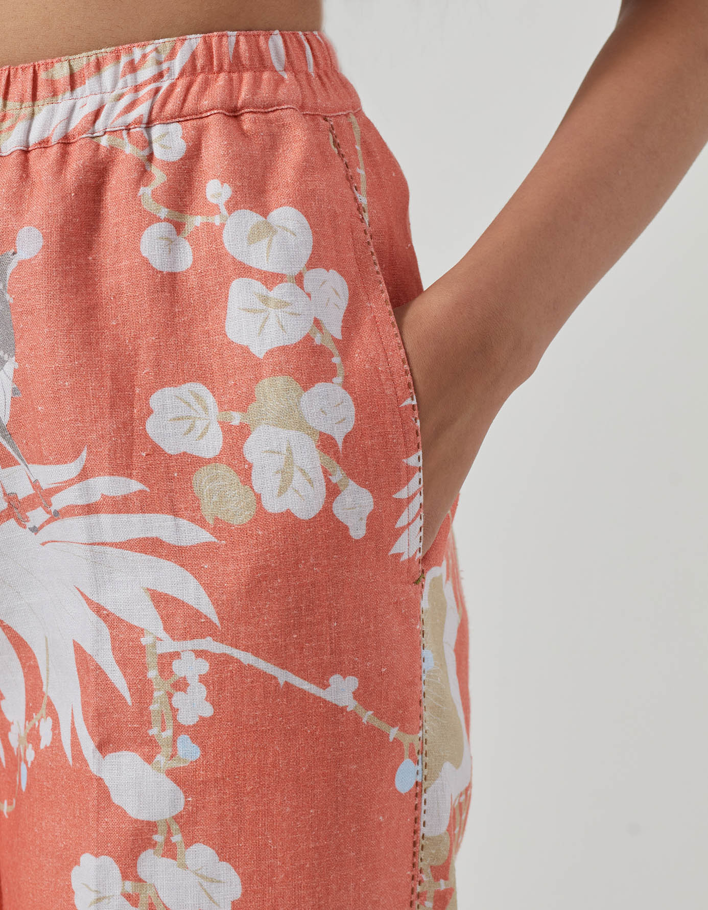 Comfortable Linen Coral Pajamas for Women - Soft & Breathable Sleepwear for Relaxing at Home or Lounging
