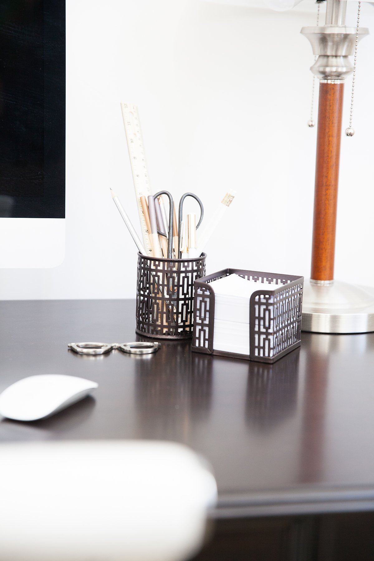 BLU MONACO Bronze Desk Organizer Set - 3 Piece Office Accessories with Letter Tray, Sticky Note Holder & Pen Cup - Modern Trellis Pattern for Women & Men - Perfect for Home Office, Workspace & Gift Giving