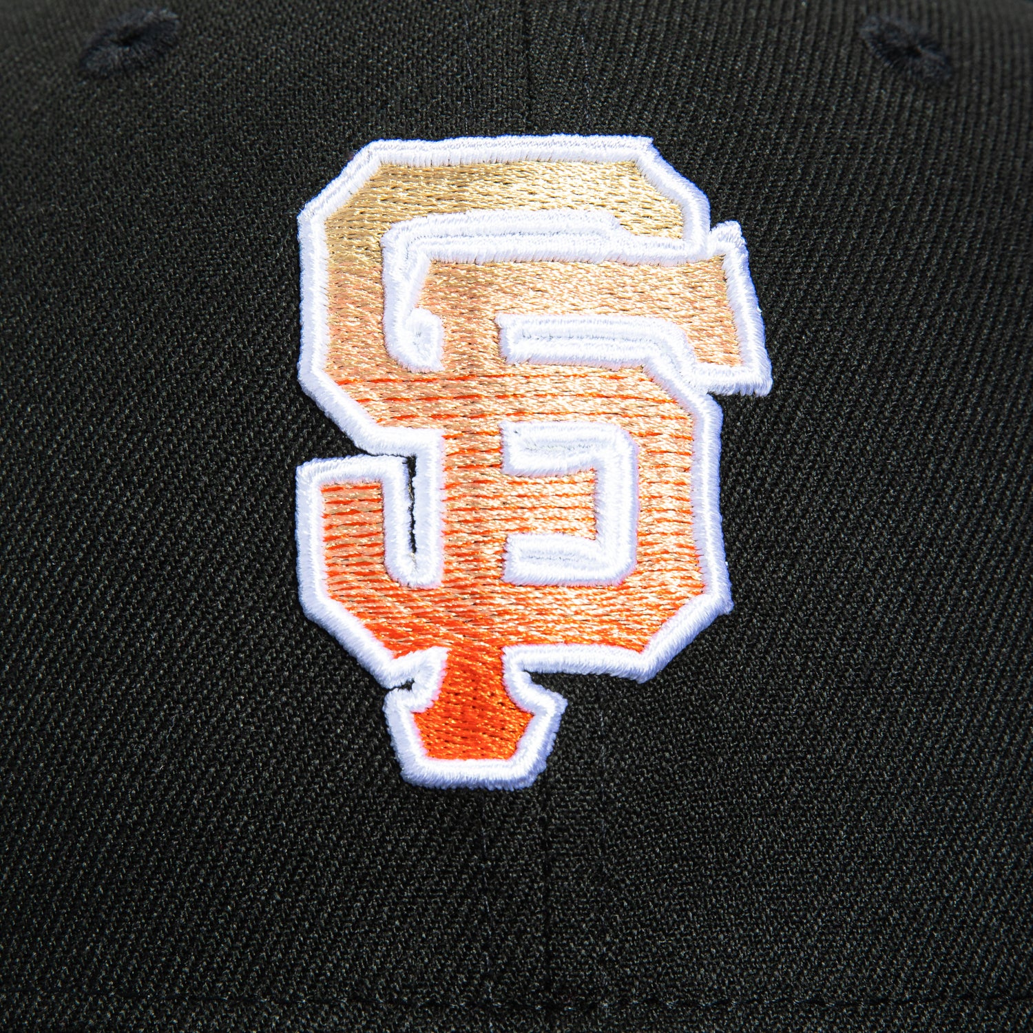 New Era 59Fifty Gradient Logo San Francisco Giants Baseball Cap - Black MLB Officially Licensed Snapback Hat for Men & Women - Perfect for Games, Streetwear & Fan Collections