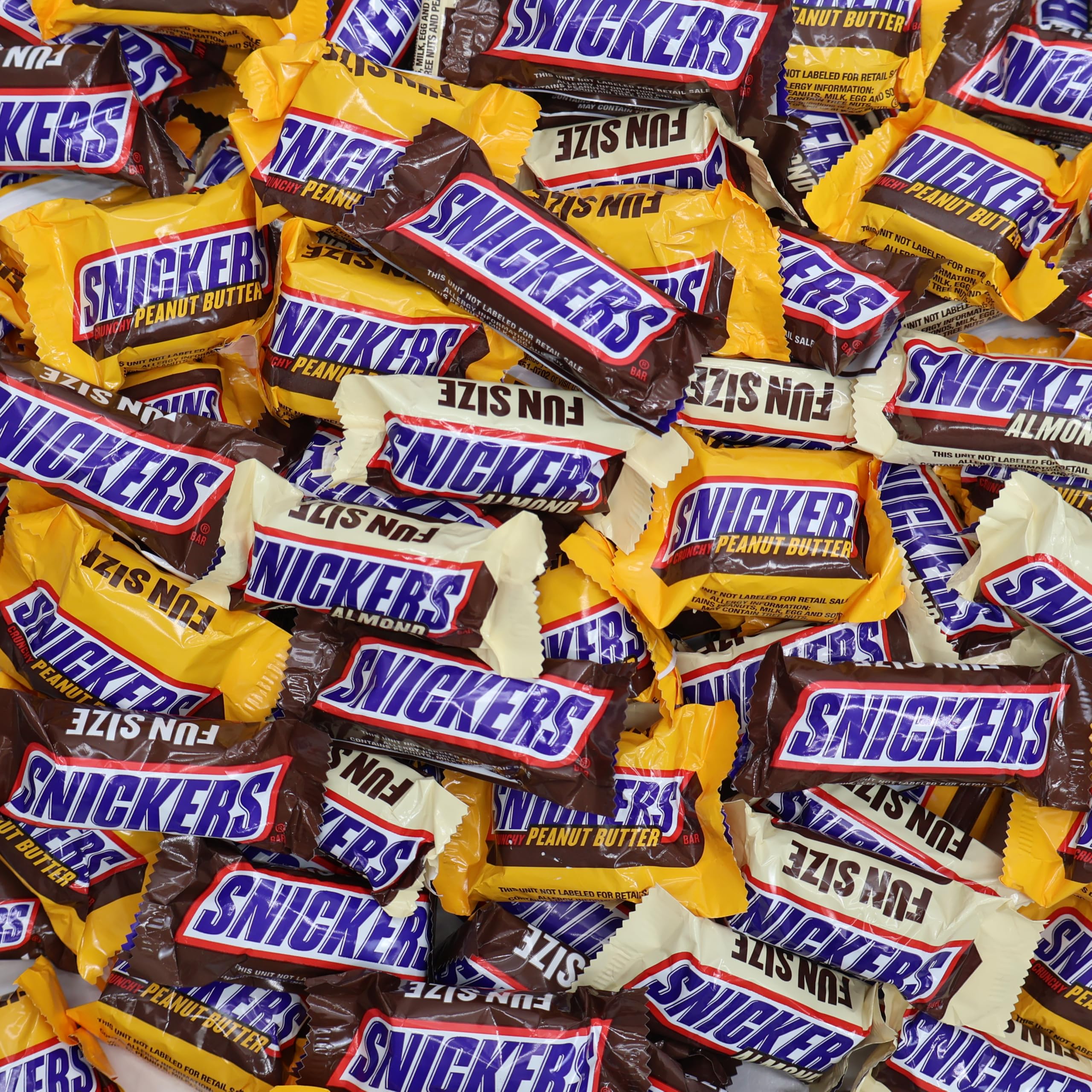 Snickers Bulk Chocolate Candy Variety Pack - 1.5 Pound Fun Size Milk Chocolate Bars with Peanut Butter, Almonds & Caramel | Halloween Candy, Party Favors, Office Snacks, Movie Night Treats