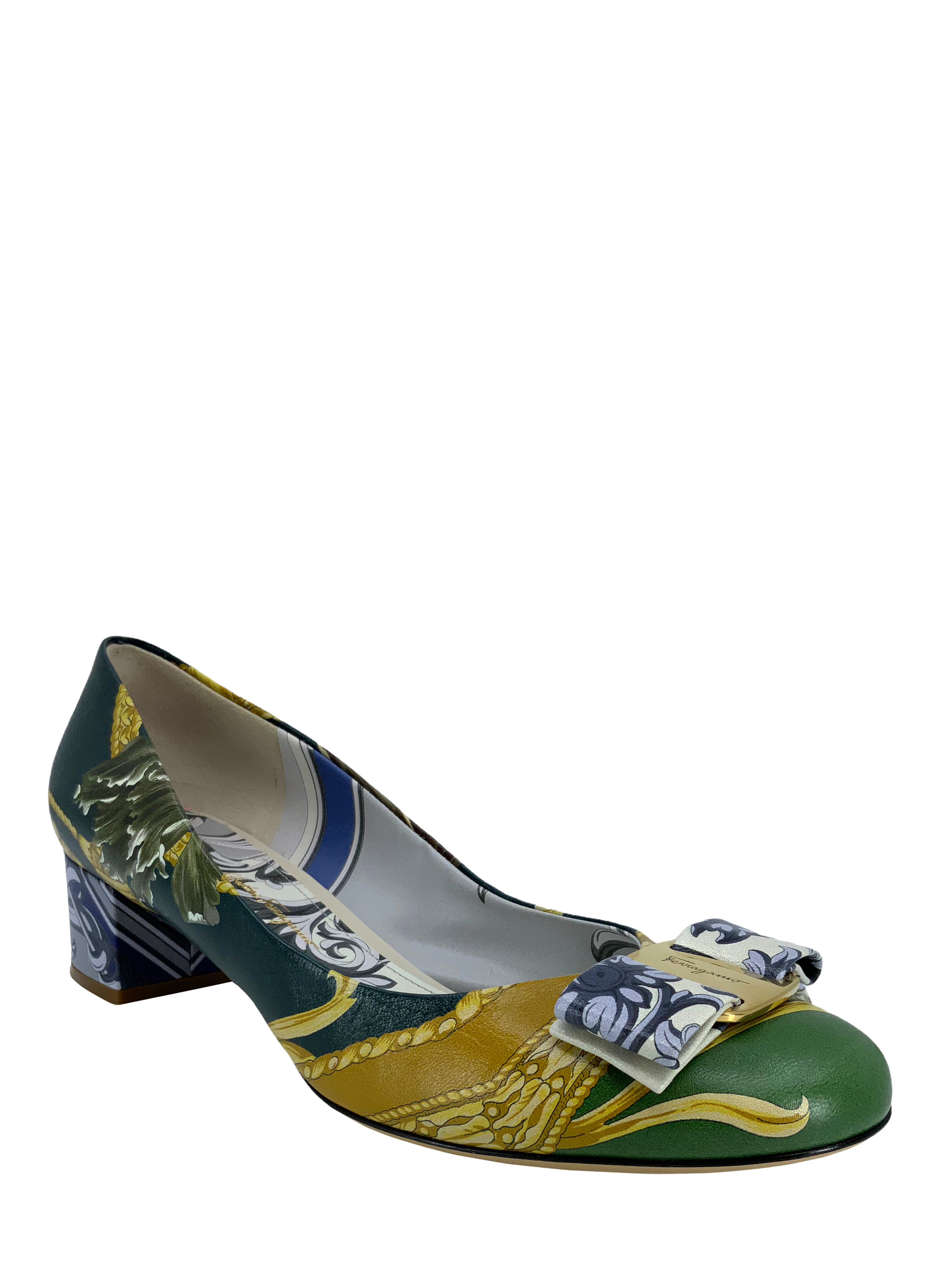 Salvatore Ferragamo Vara Bow Pumps Women's Size 10 - Classic Pointed Toe Heels for Office, Wedding & Formal Occasions