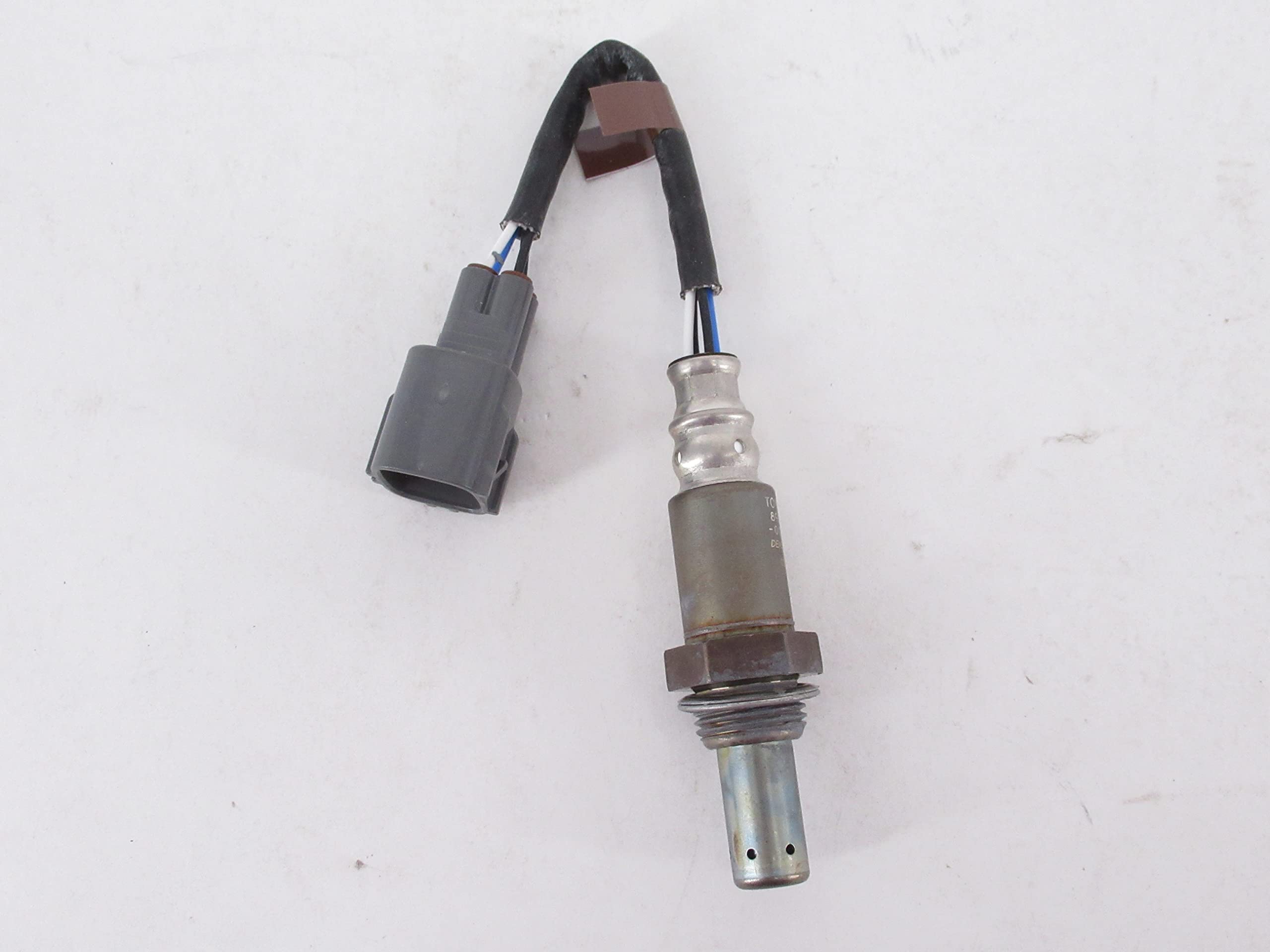 Genuine TOYOTA 89465-0C180 Oxygen Sensor - Compatible with Select Toyota Models - Improve Engine Performance & Fuel Efficiency - Perfect for City Driving & Highway Commutes