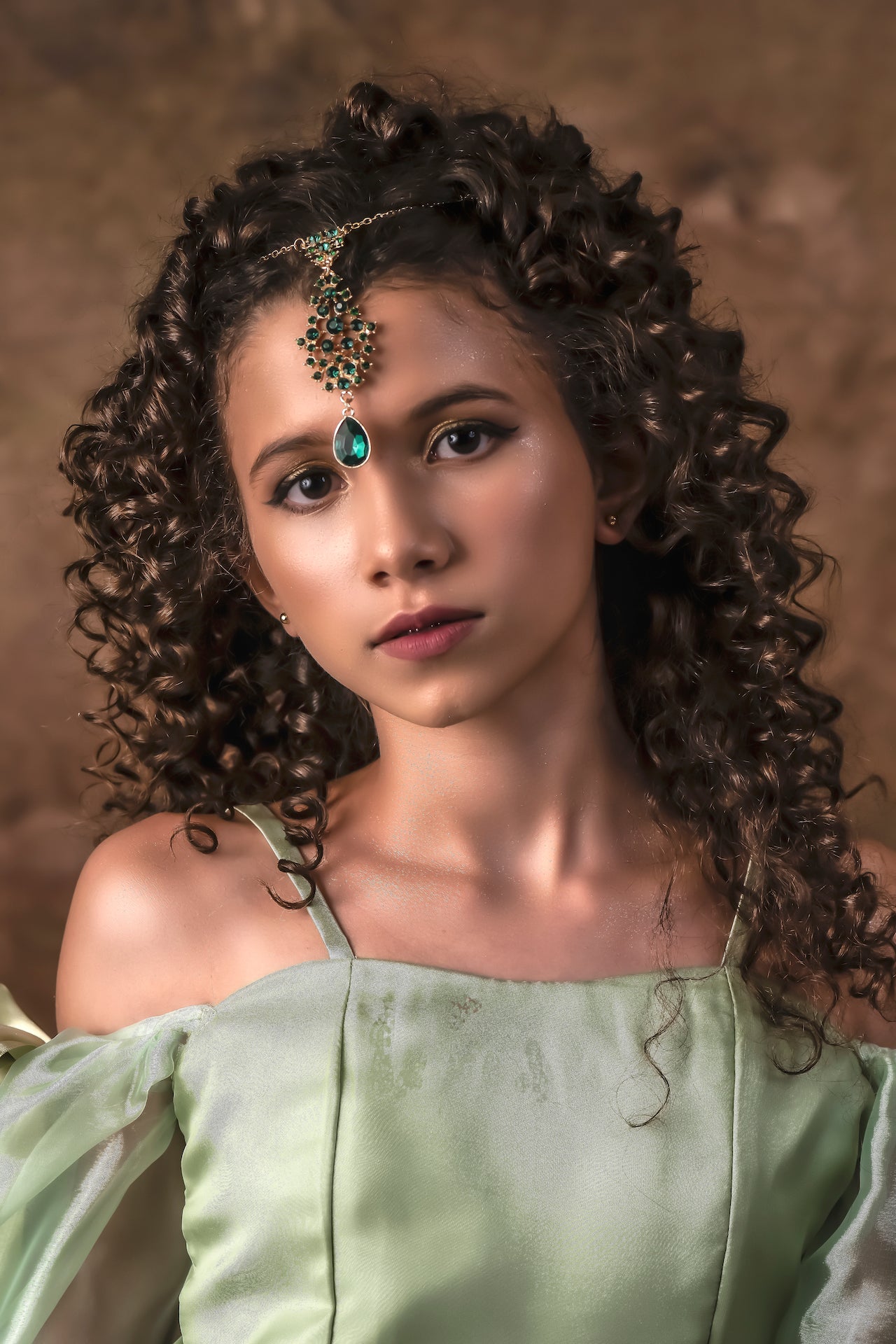 Stylish Boho Chic Head Jewelry for Women - Handmade Floral Crowns & Hair Accessories for Festivals, Weddings, and Music Events