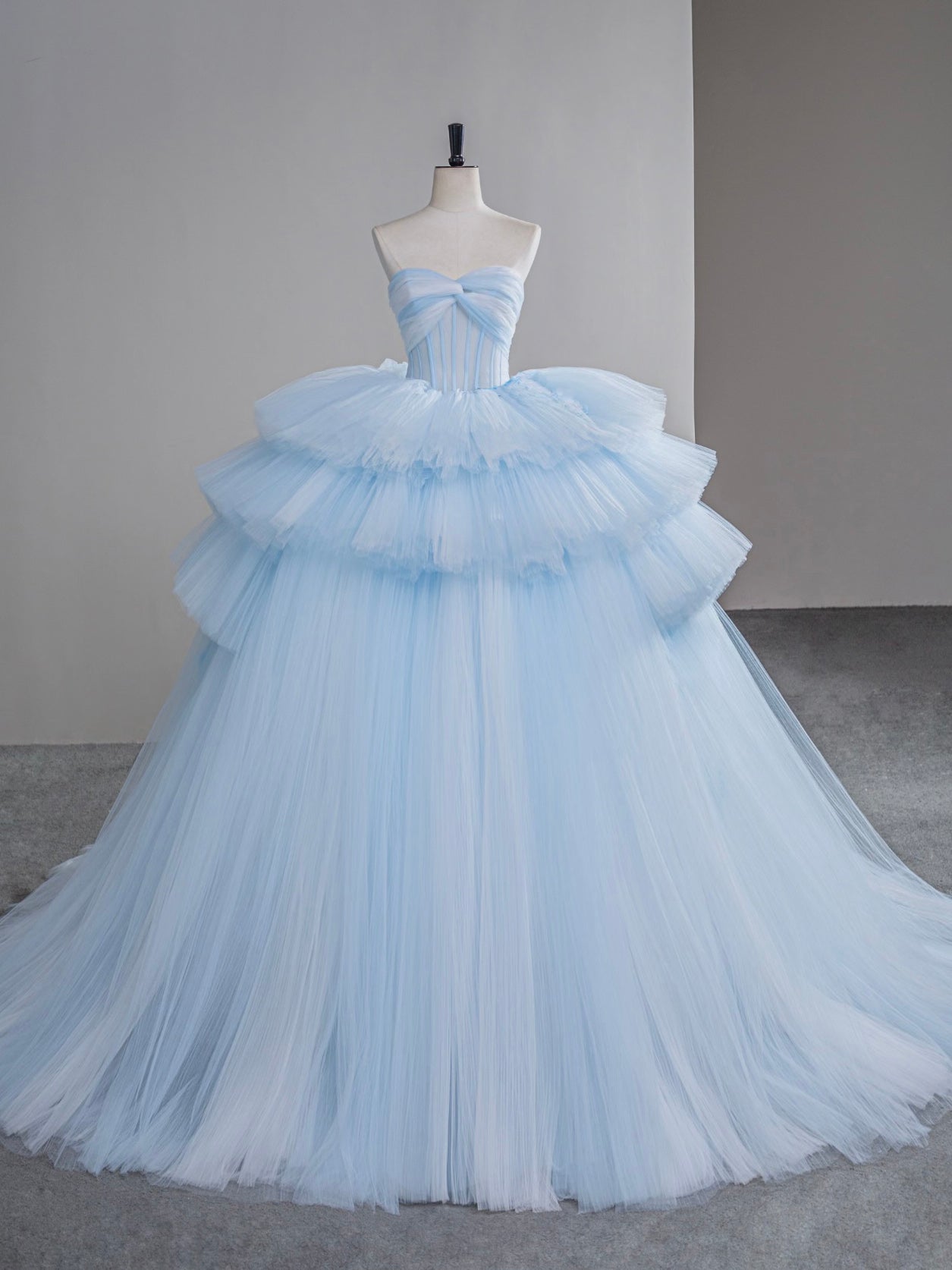 Elegant Blue Sweetheart Neckline Tulle Long Prom Gown - Perfect for Sweet 16, Homecoming & Formal Dances | Stunning Evening Dress for Special Occasions