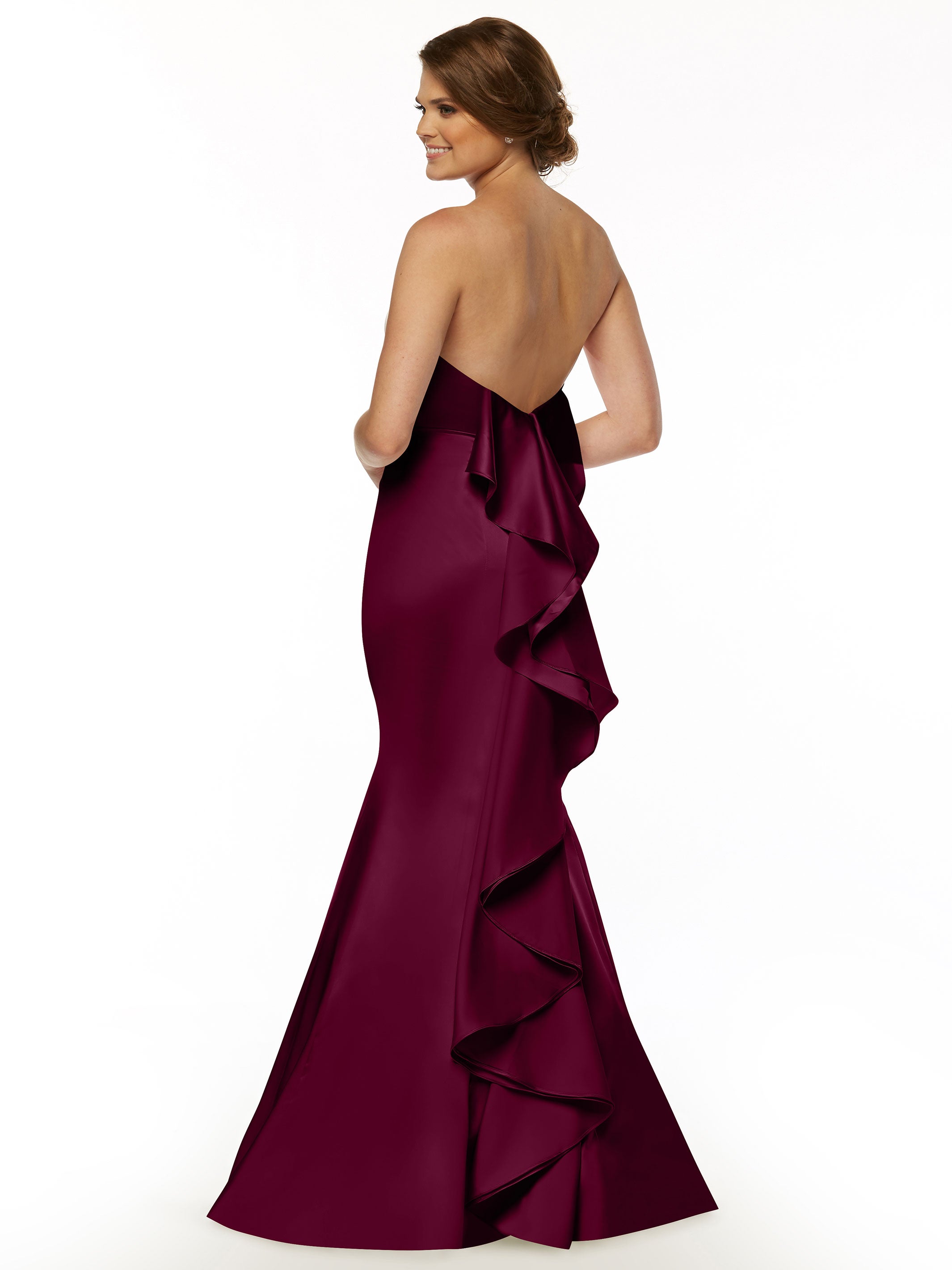 Elegant Strapless Satin Fit and Flare Bridesmaid Dress with Sweetheart Neckline - Perfect for Weddings, Formal Events & Special Occasions