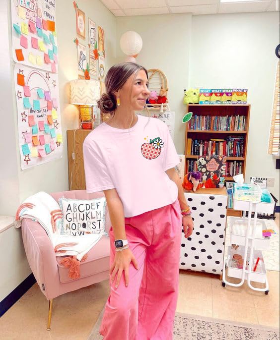 UNIQUEONE Women's Teacher T-Shirt - In My Kindergarten Era Graphic Tee, Oversized Short Sleeve Top for Kindergarten Teachers | Perfect for Classroom, Teacher Appreciation Week & Casual Wear