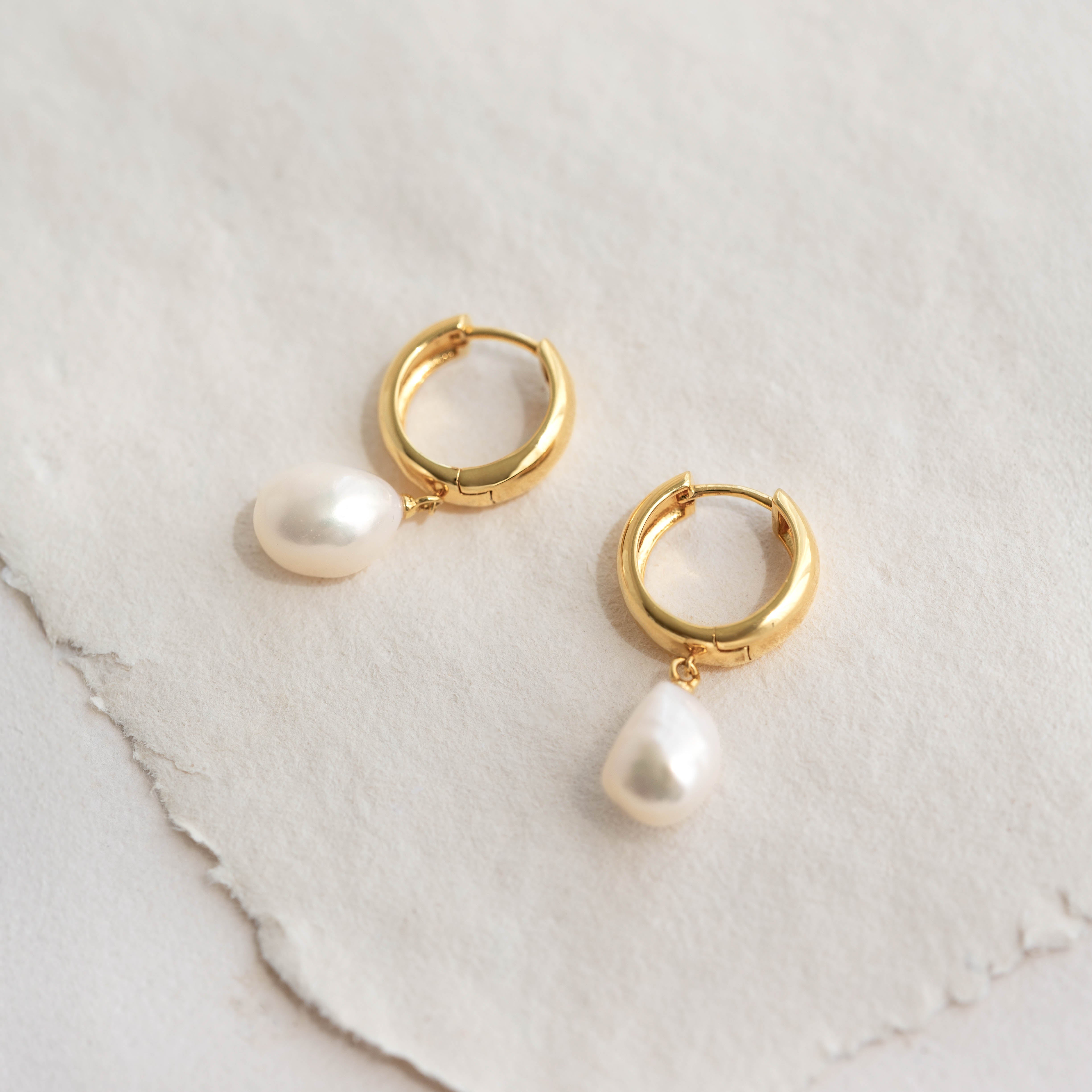 Baroque Pearl Chunky Hoop Earrings for Women - Vintage Style Dangle Earrings with Natural Pearls - Perfect for Weddings, Parties & Everyday Elegance