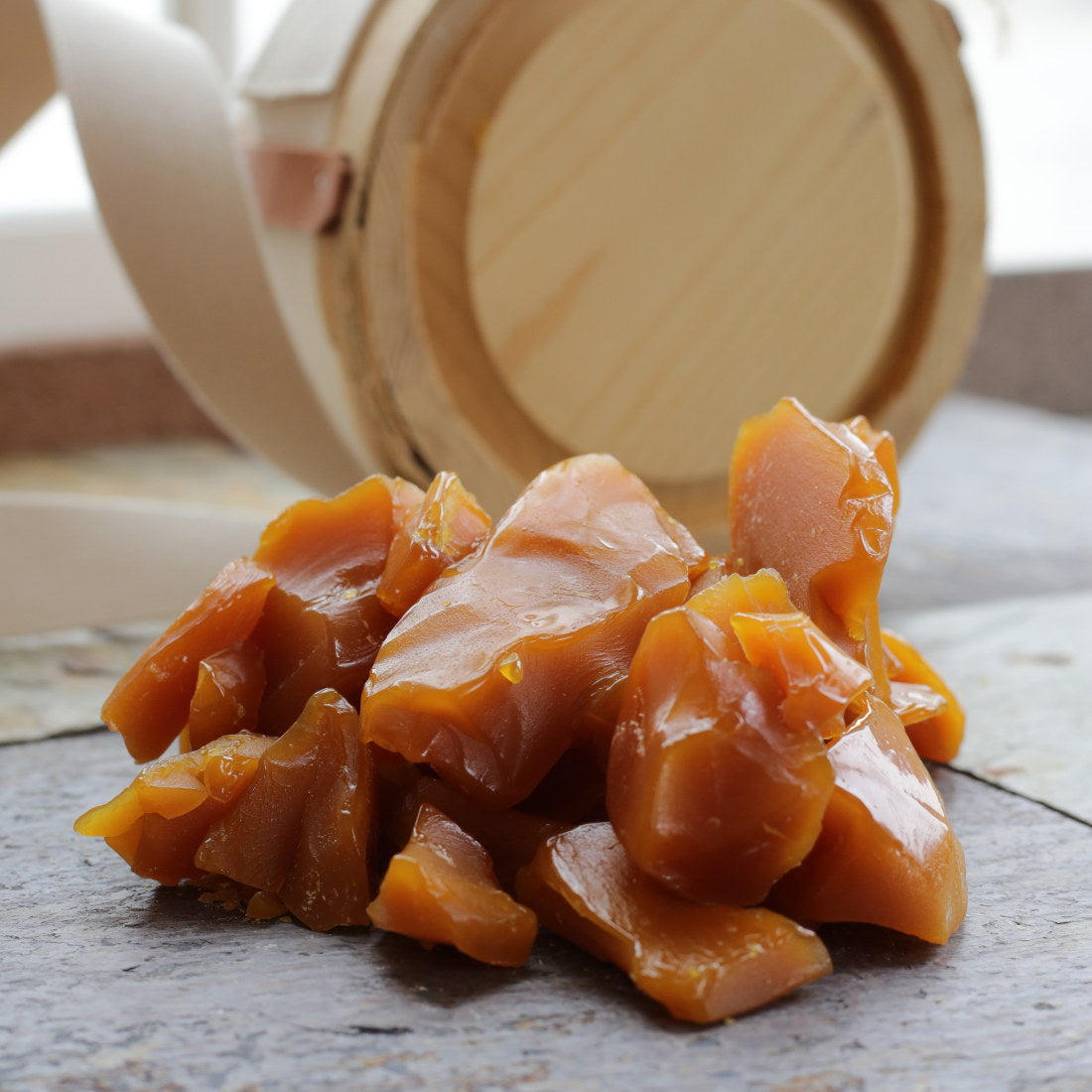 Premium Brewer's Pitch 1/2 lb - Natural Beeswax for Home Brewing, Barrel Sealing & Woodworking - Ideal for Beer Making, Cask Maintenance & DIY Crafts