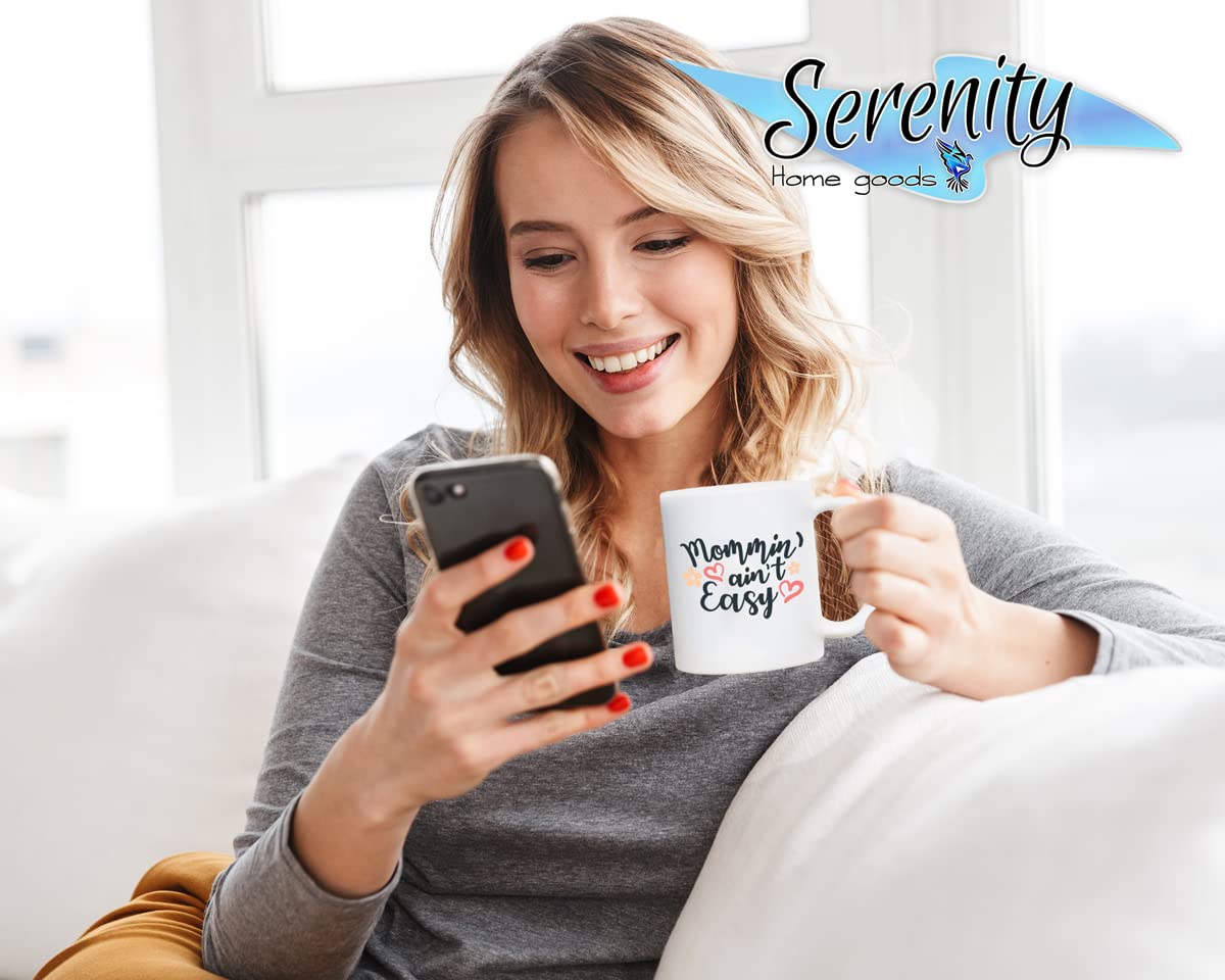 15oz Funny Coffee Mug for Dad & Mom - 'Mommin' Ain't Easy' Tea Cup | Perfect Father's Day, Mother's Day, Birthday, Christmas & Valentine's Gift for Parents, Daughter & Kids | Great for Office, Home & Daily Coffee Breaks