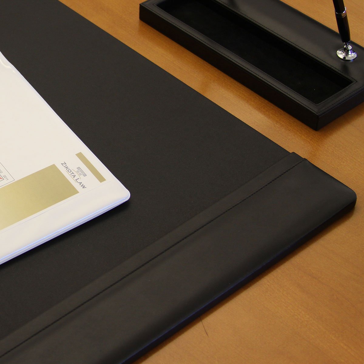 Premium Dacasso Classic Leather Desk Pad 38
