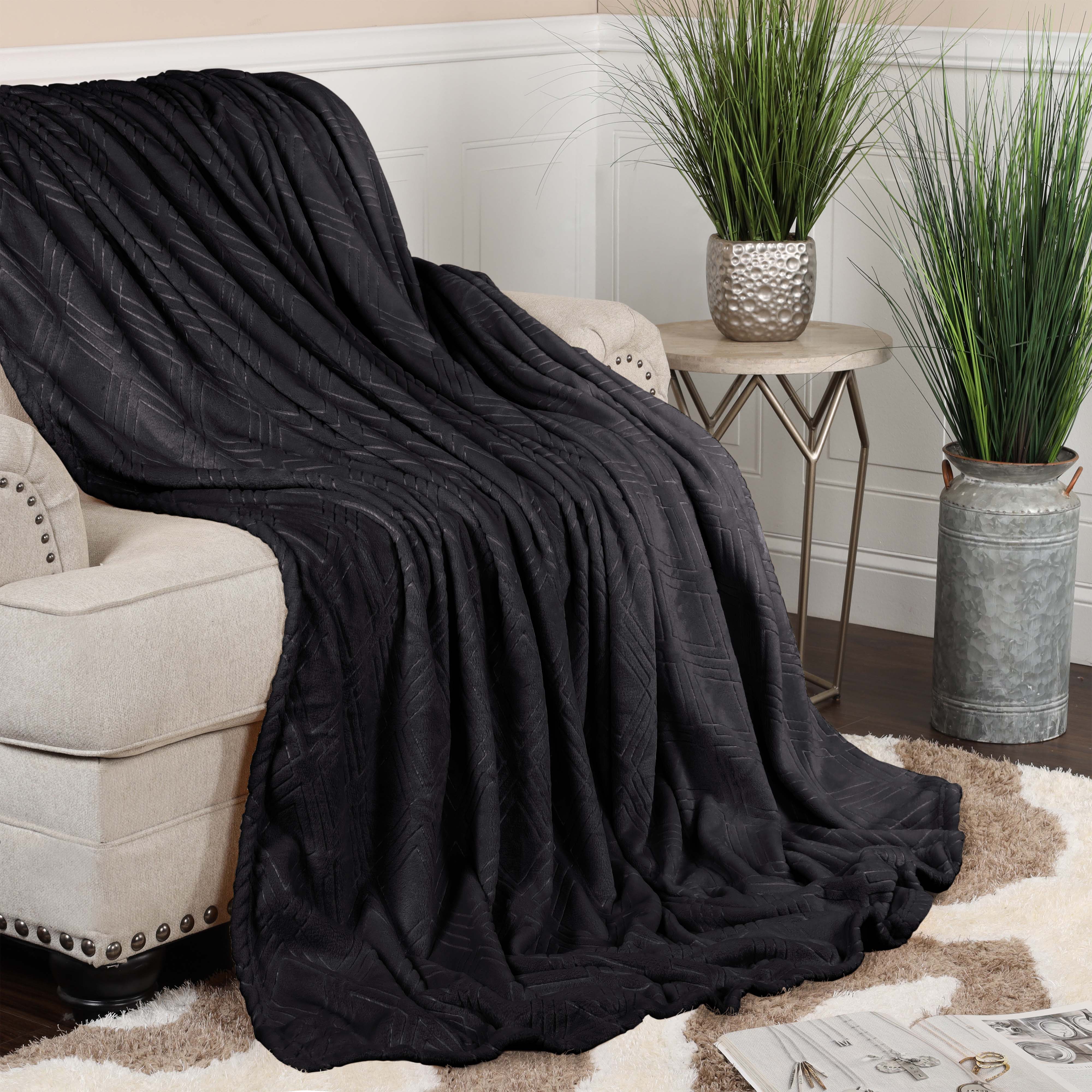 Premium Alaska Diamond Plush Fleece Blanket - Ultra Soft & Cozy Throw for Bed, Sofa, and Travel - Warm Winter Blanket for Home, Office, and Camping