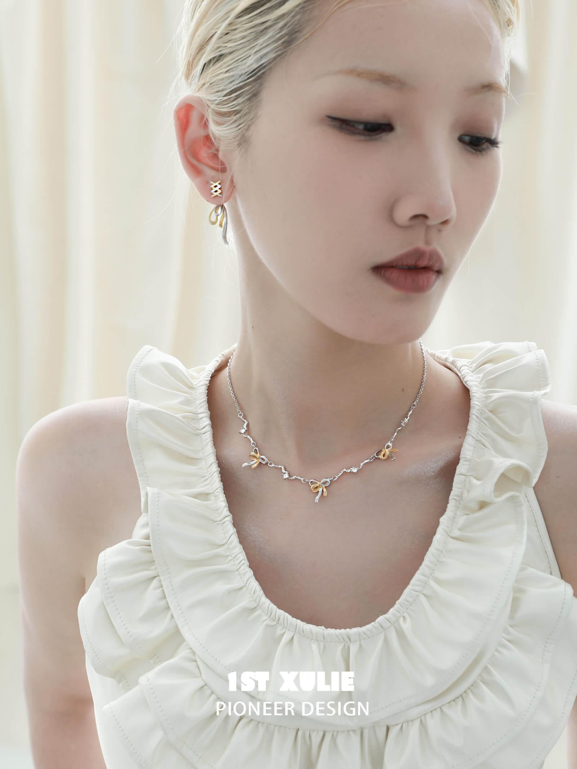 18K Platinum Plated Lucky Cat Bow Tie Necklace - Elegant Japanese Maneki Neko Pendant for Women | Perfect Gift for Birthday, Anniversary & Good Luck Charm Jewelry