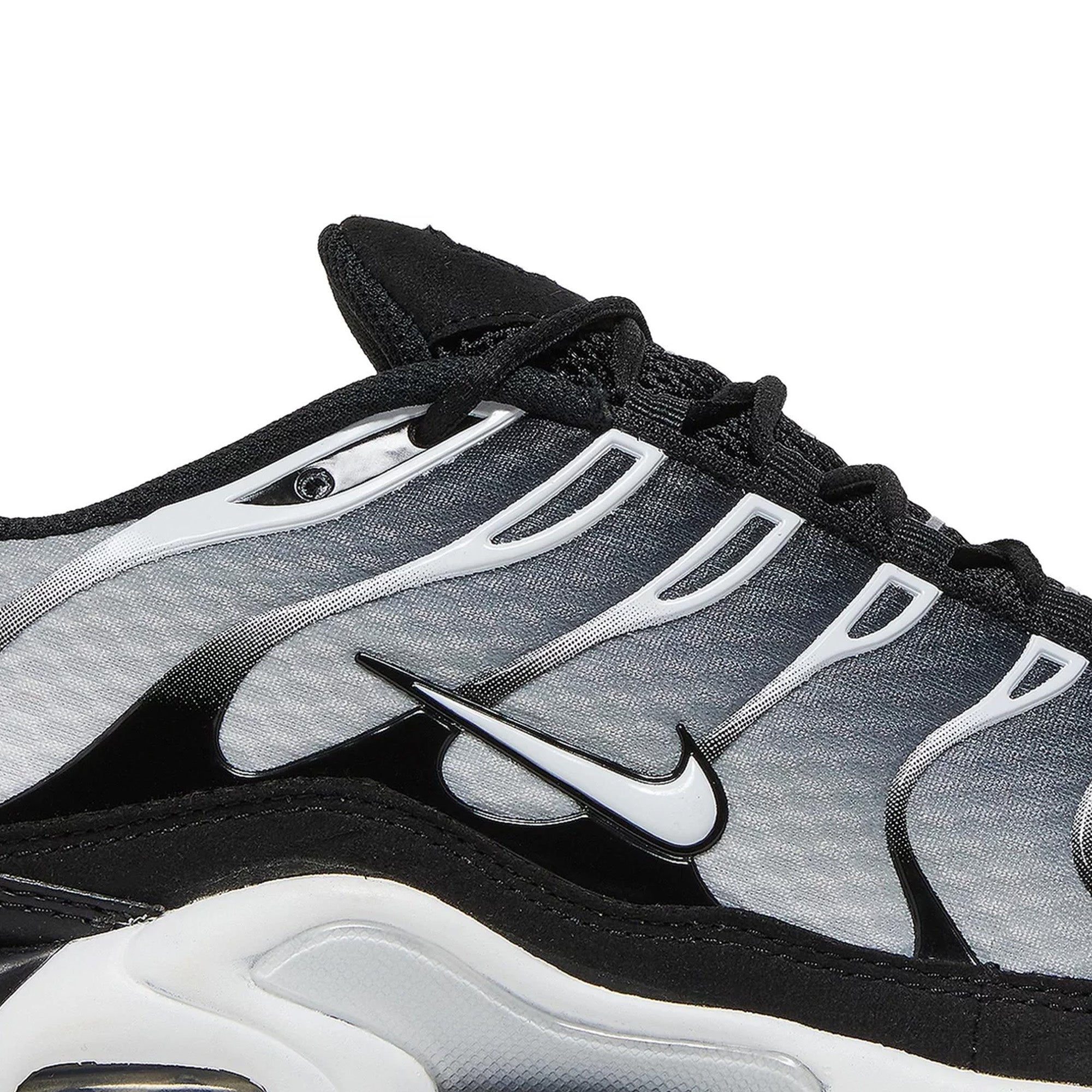 Nike Air Max Plus TN 'Black Metallic Silver' Men's Running Shoes 2022 - Comfortable Cushioned Sneakers for Jogging, Gym Workouts & Streetwear Fashion