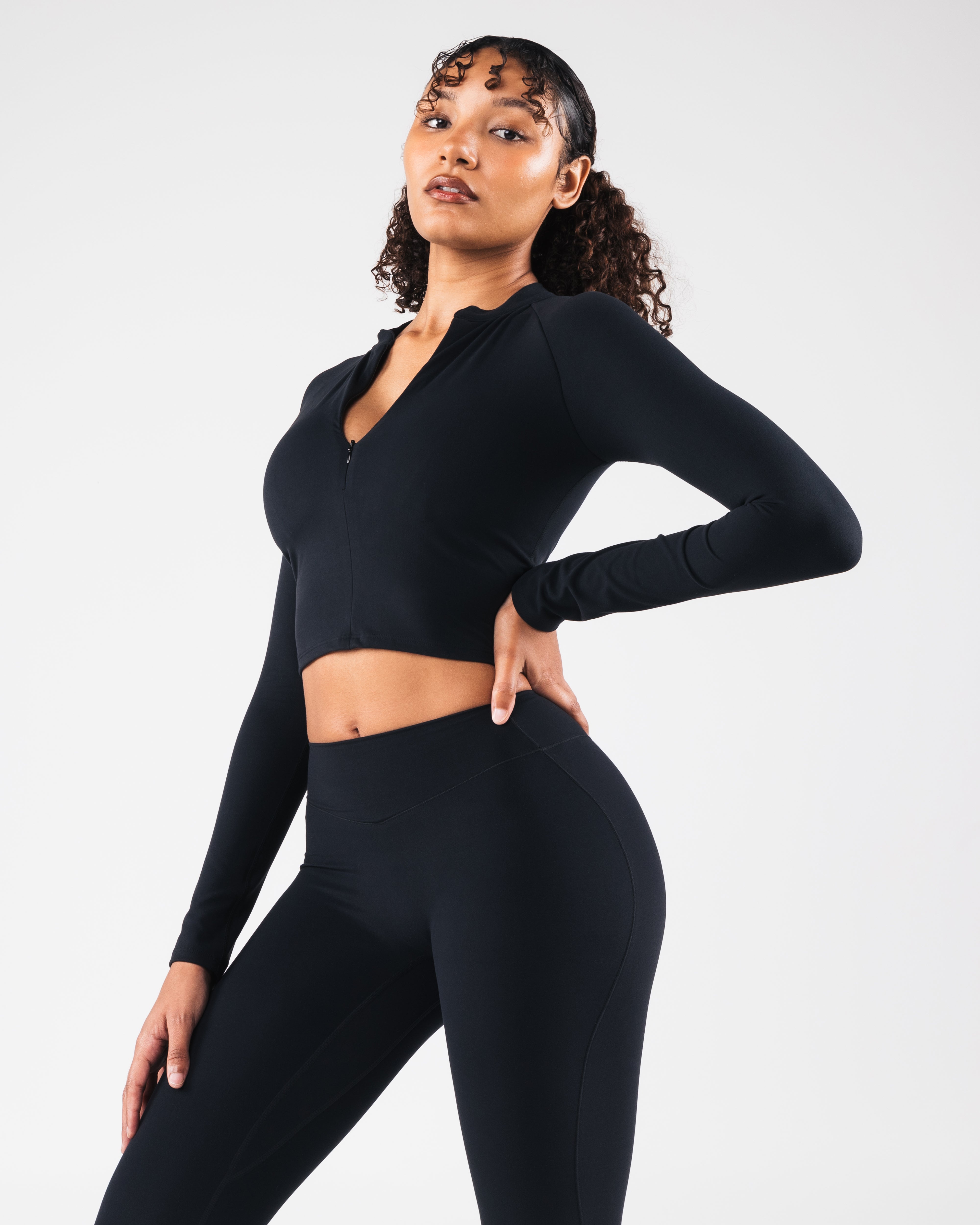 KDM LS Zip Bra - Black | Seamless Sports Bra for Women | Perfect for Yoga, Running & Gym Workouts
