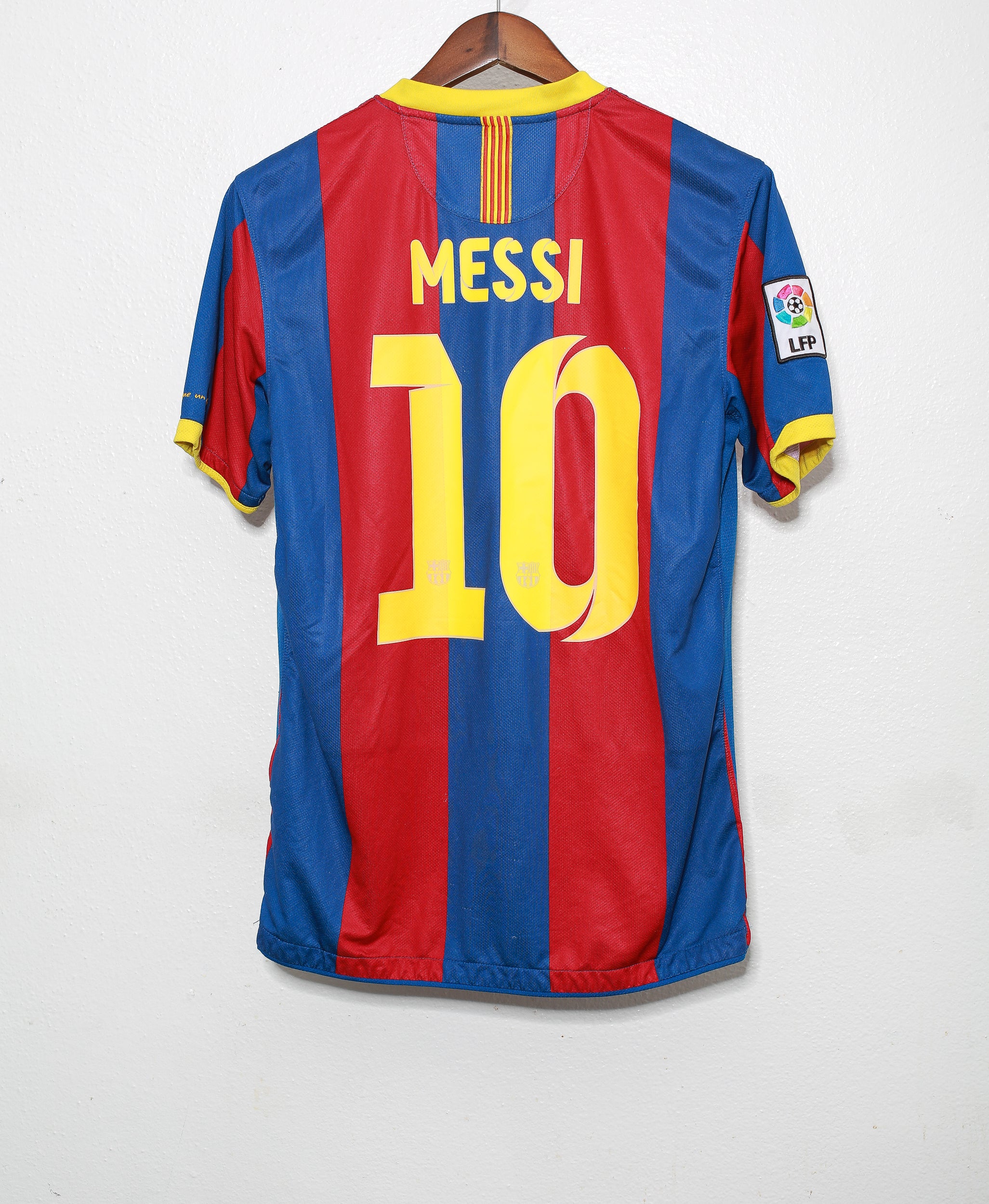2010-2011 FC Barcelona Home Jersey #10 Lionel Messi (Size M) - Authentic Soccer Shirt for Fans, Collectors & Match Days